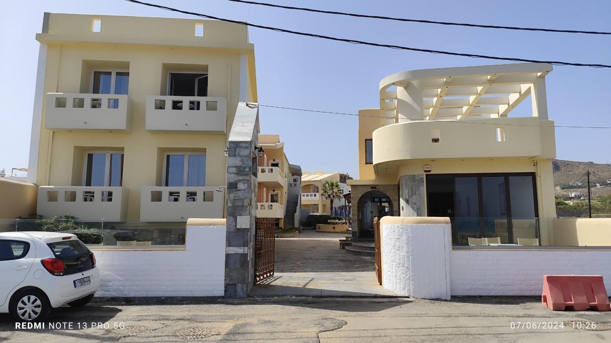 Aparthotel Niros Beachfront