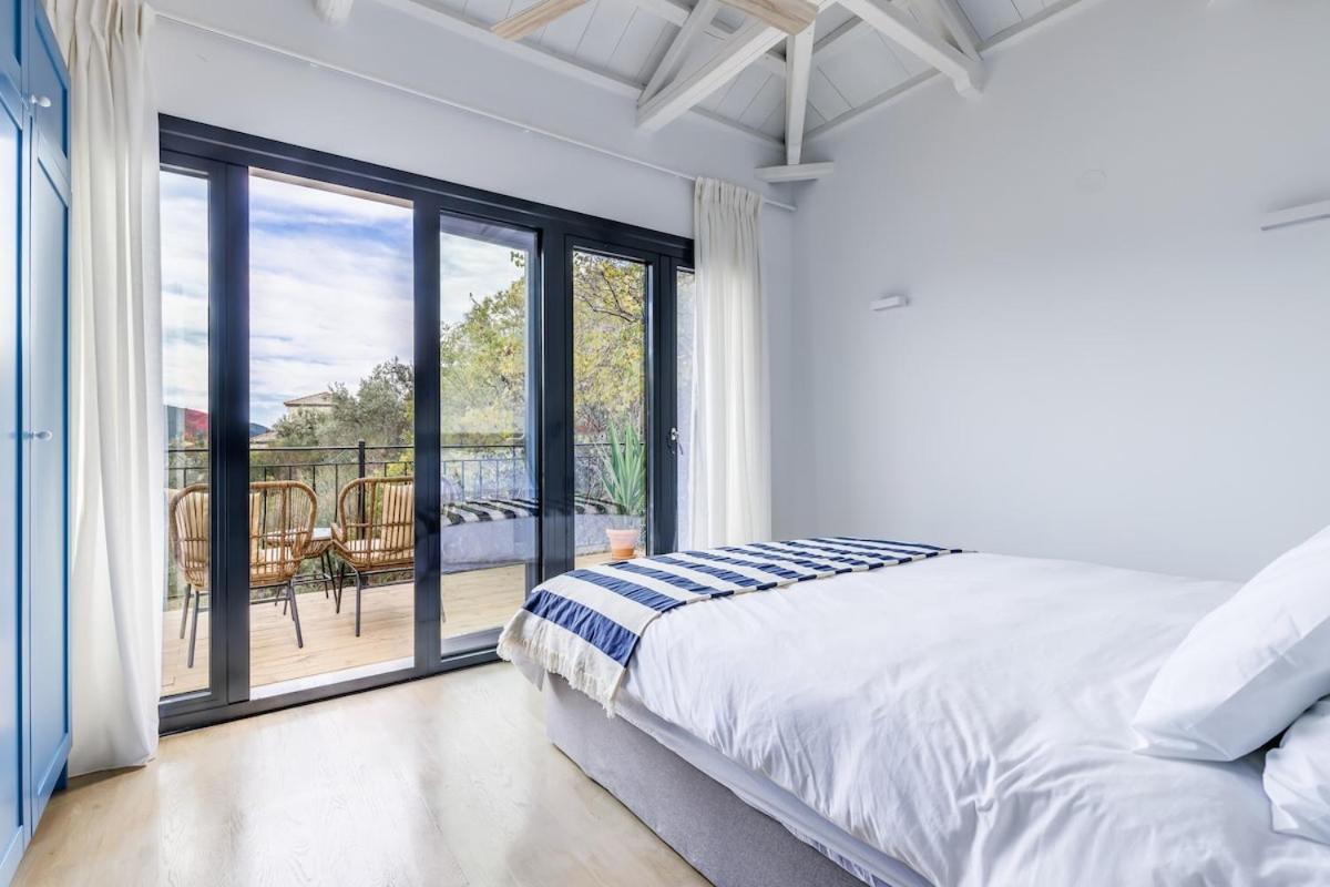 Elissaios-brand New Renovated Pool Villa