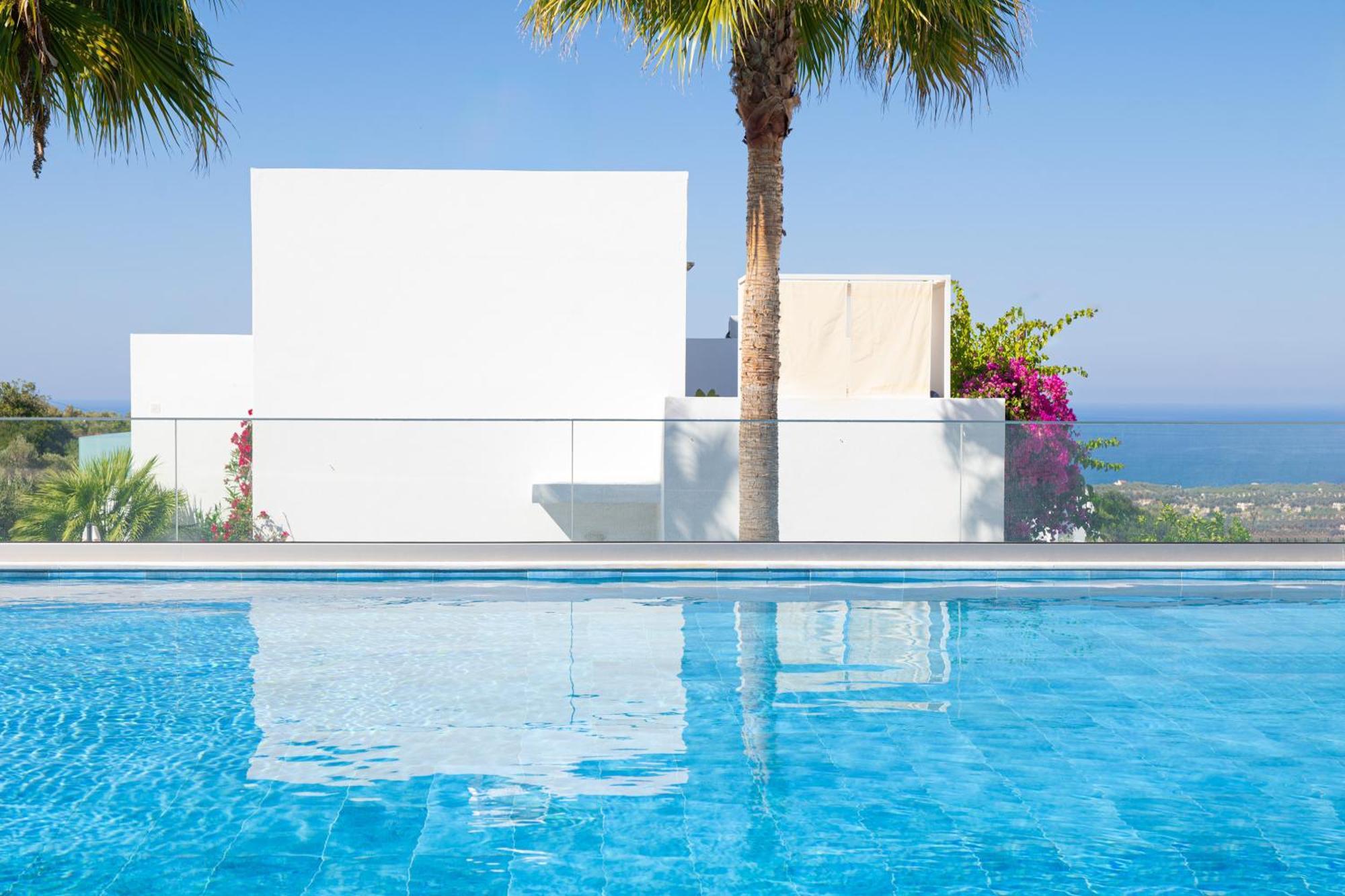 Lira Pure Serenity & Sea Views 3br *