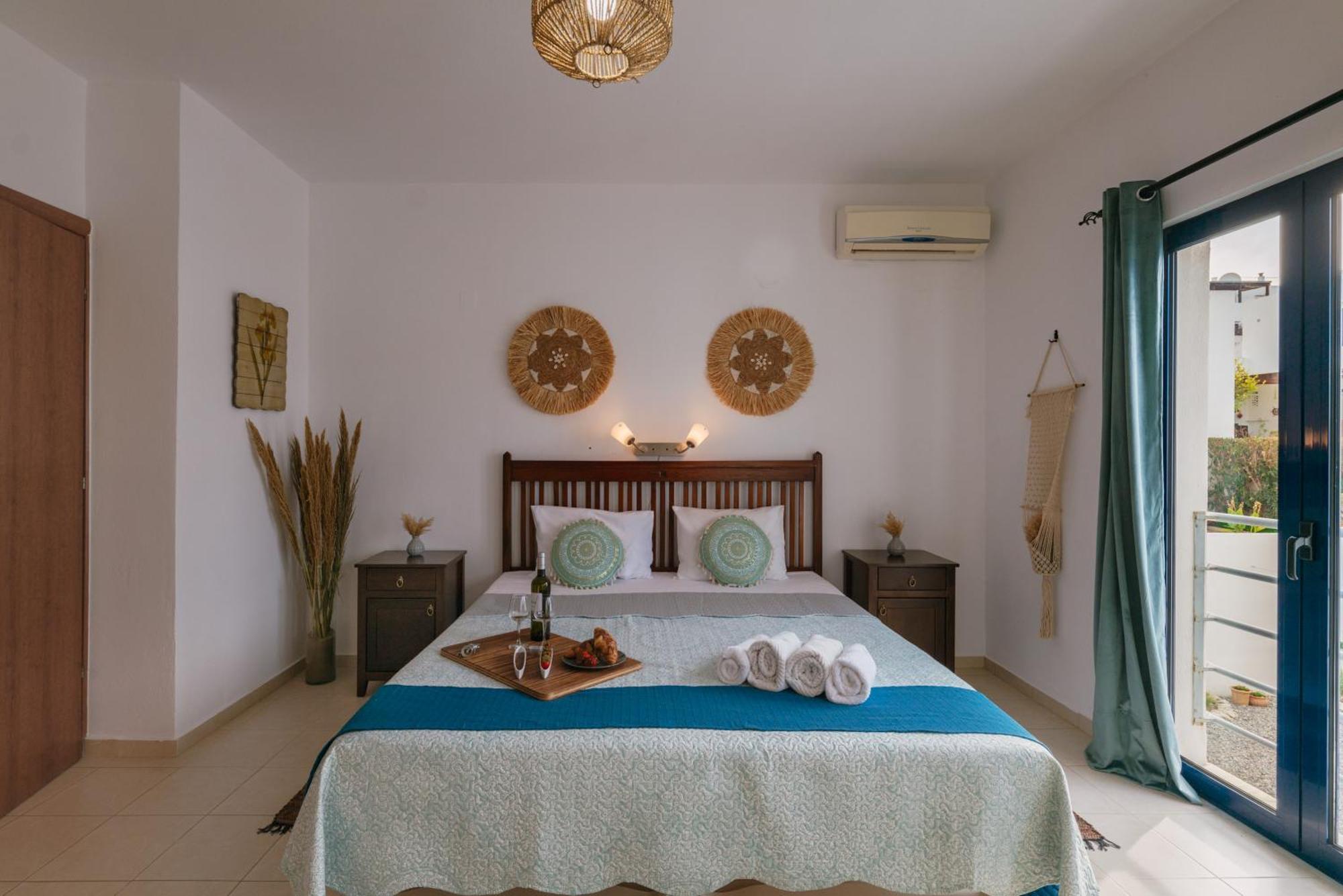 Lira Pure Serenity & Sea Views 3br *