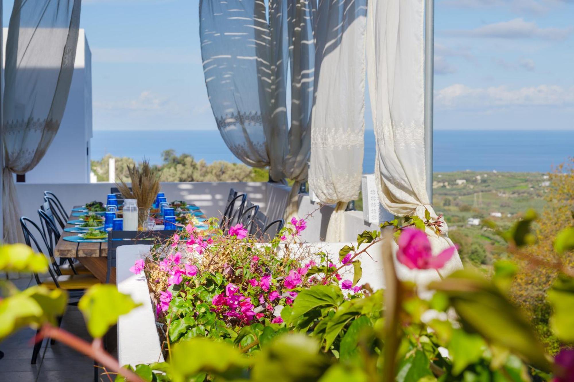 Villa Lira Pure Serenity & Sea Views 3br *
