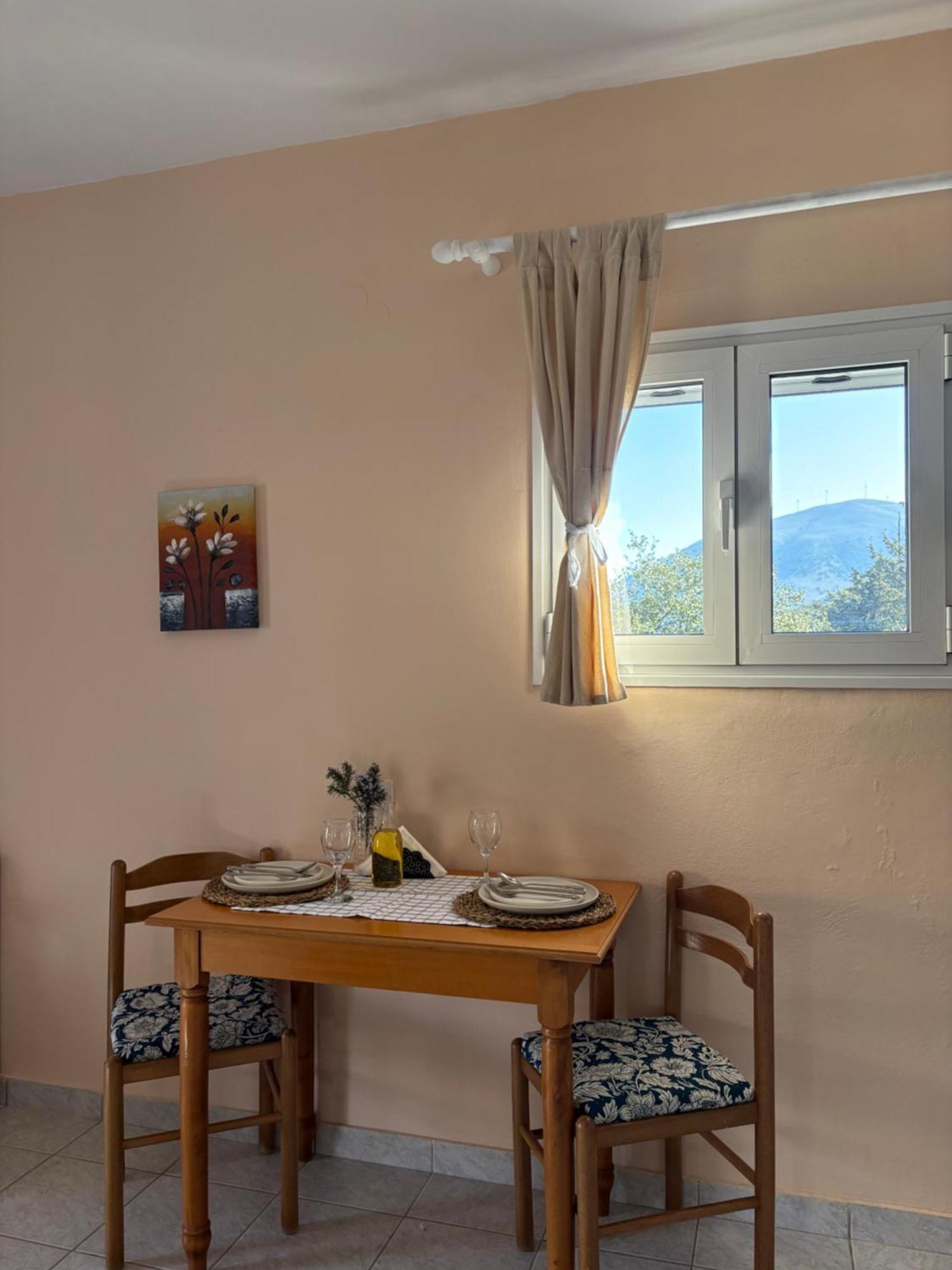Apartment Myrtos 2*