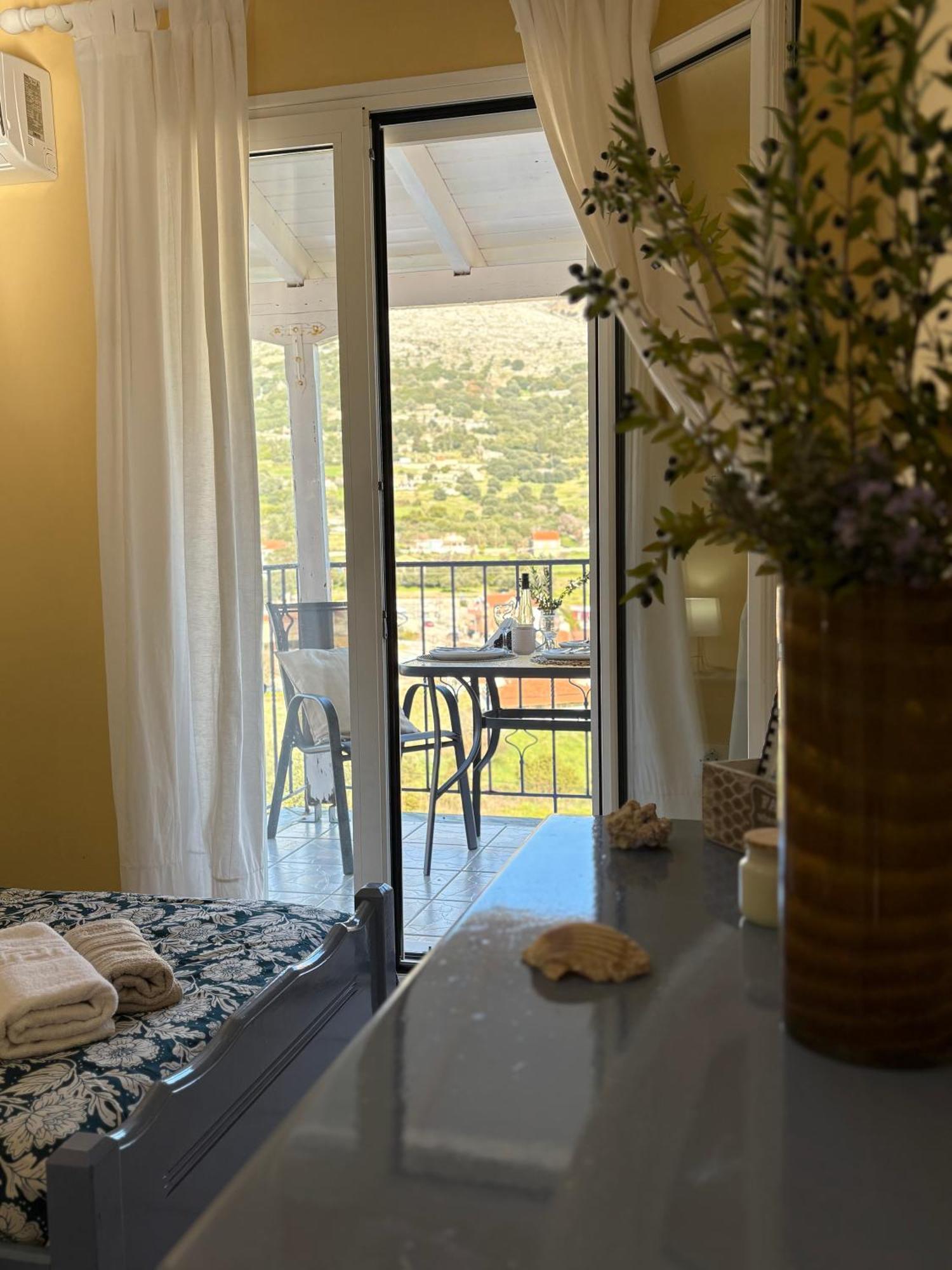 Myrtos Apartment 2*