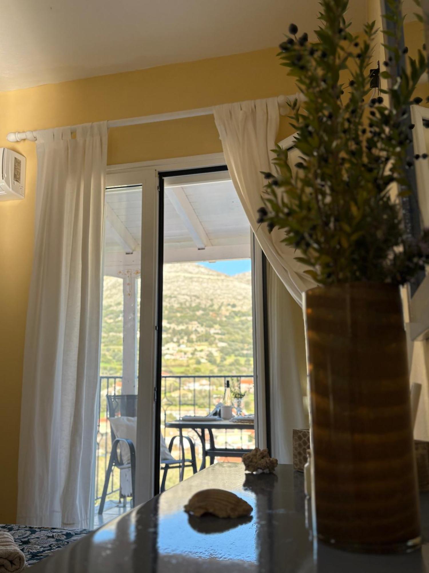 Apartment Myrtos 2*