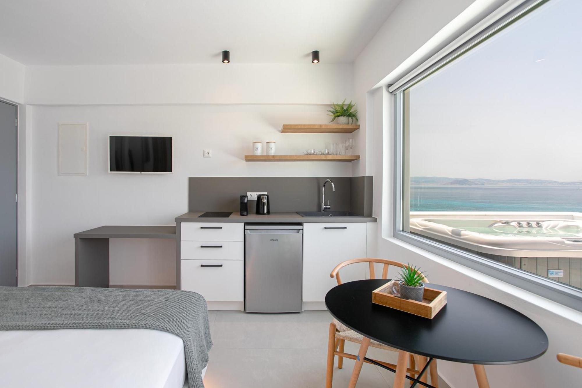 Seanfinity Beachfront Apartment *