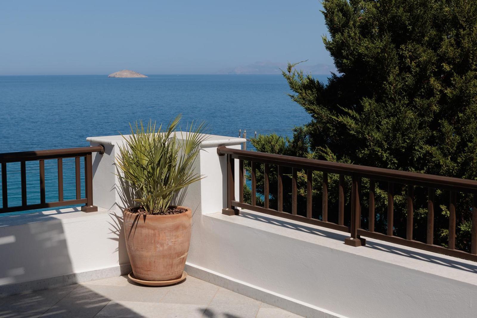 Evdokia - Luxury Olive Yard With Aegean View Moutsouna