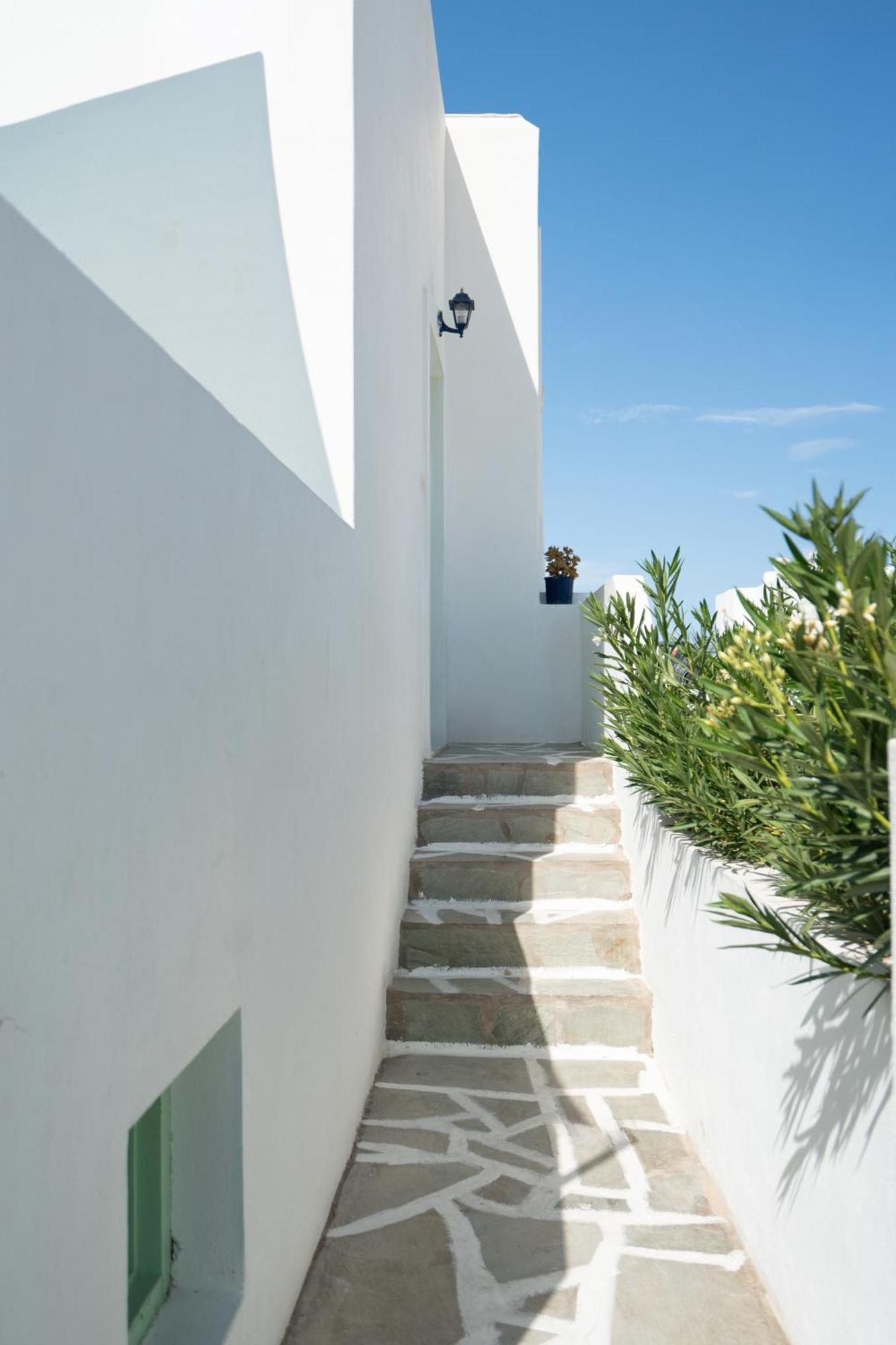 Perseas Aparthotel Naousa (Paros)