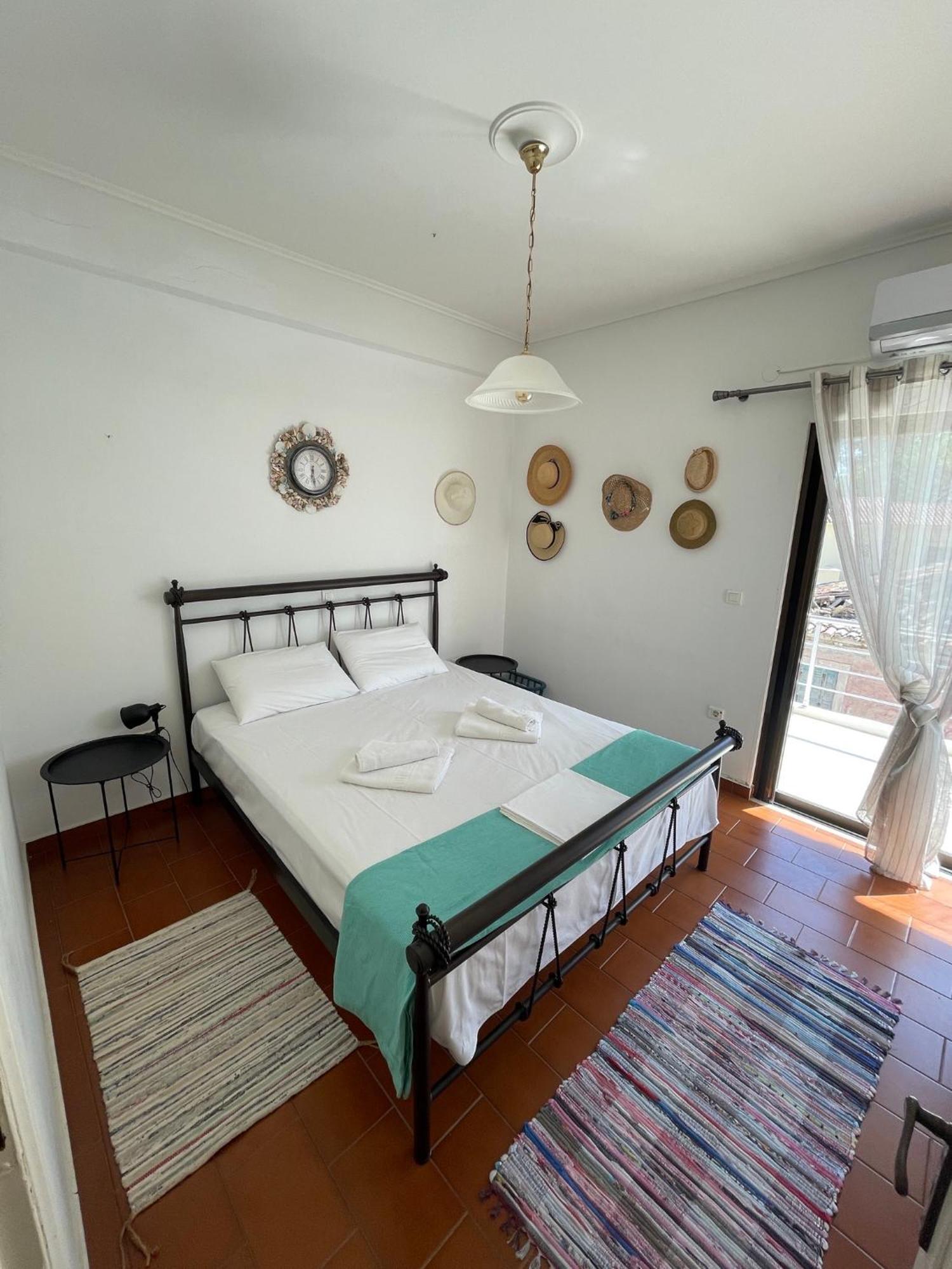 Apartment Stunning Beachfront Stratos *