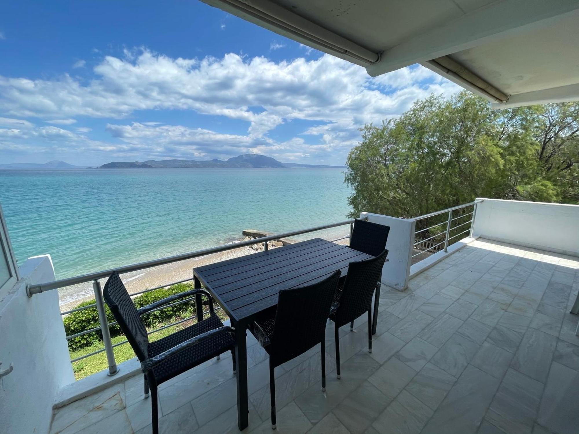 Apartment Stunning Beachfront Stratos Nerantza