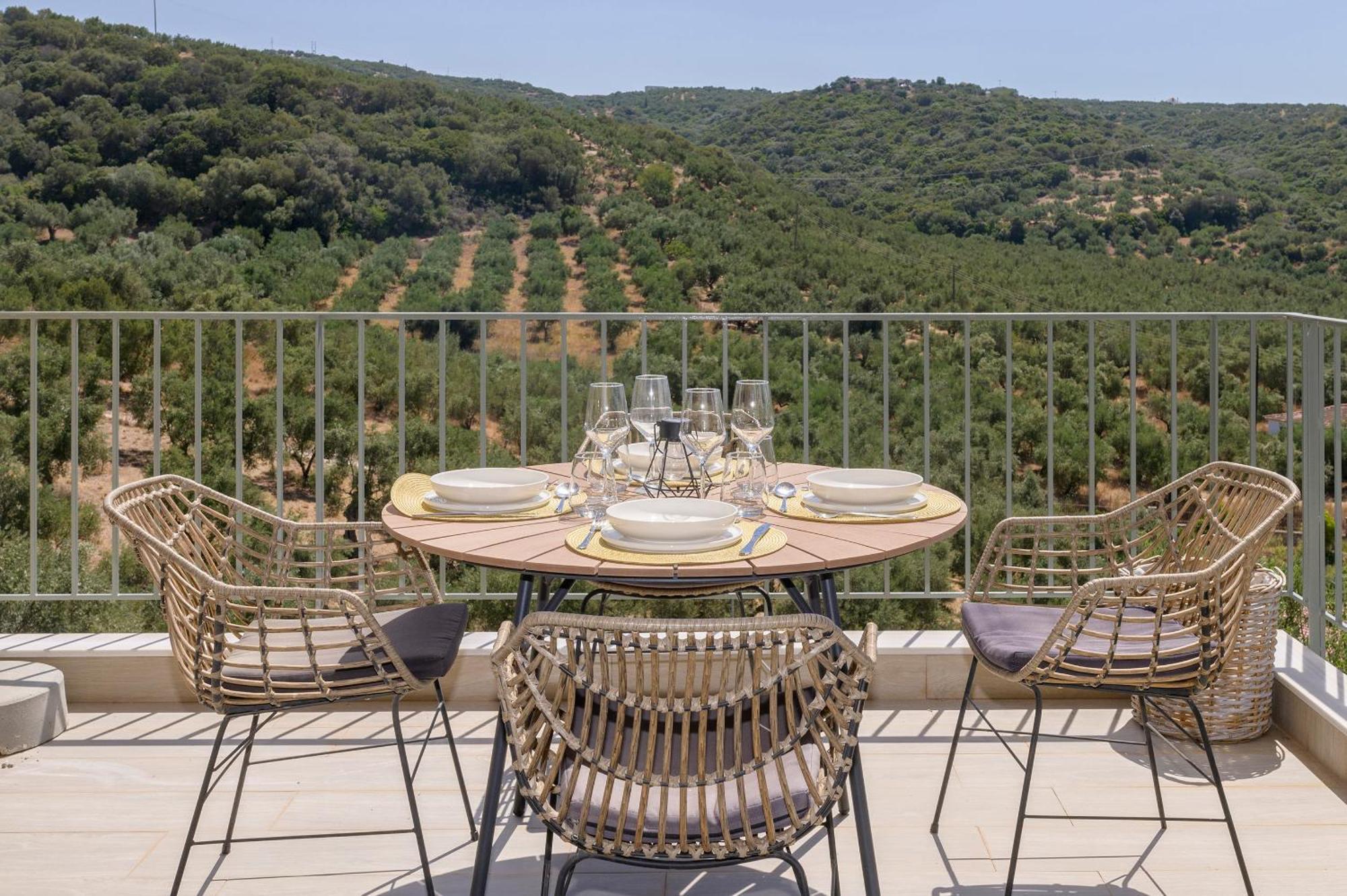 Alma Hills Apartment Gialova
