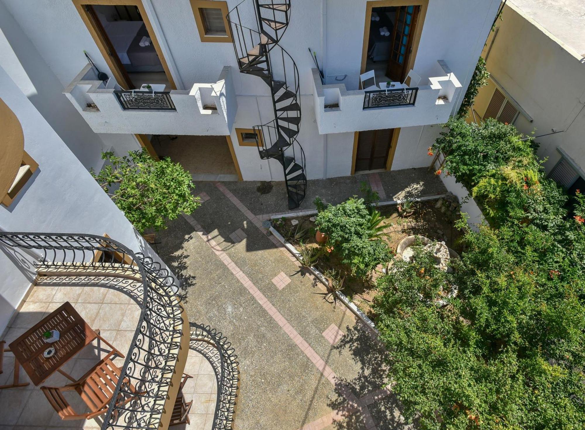 Eva & Apartment Agia Pelagia (Crete)