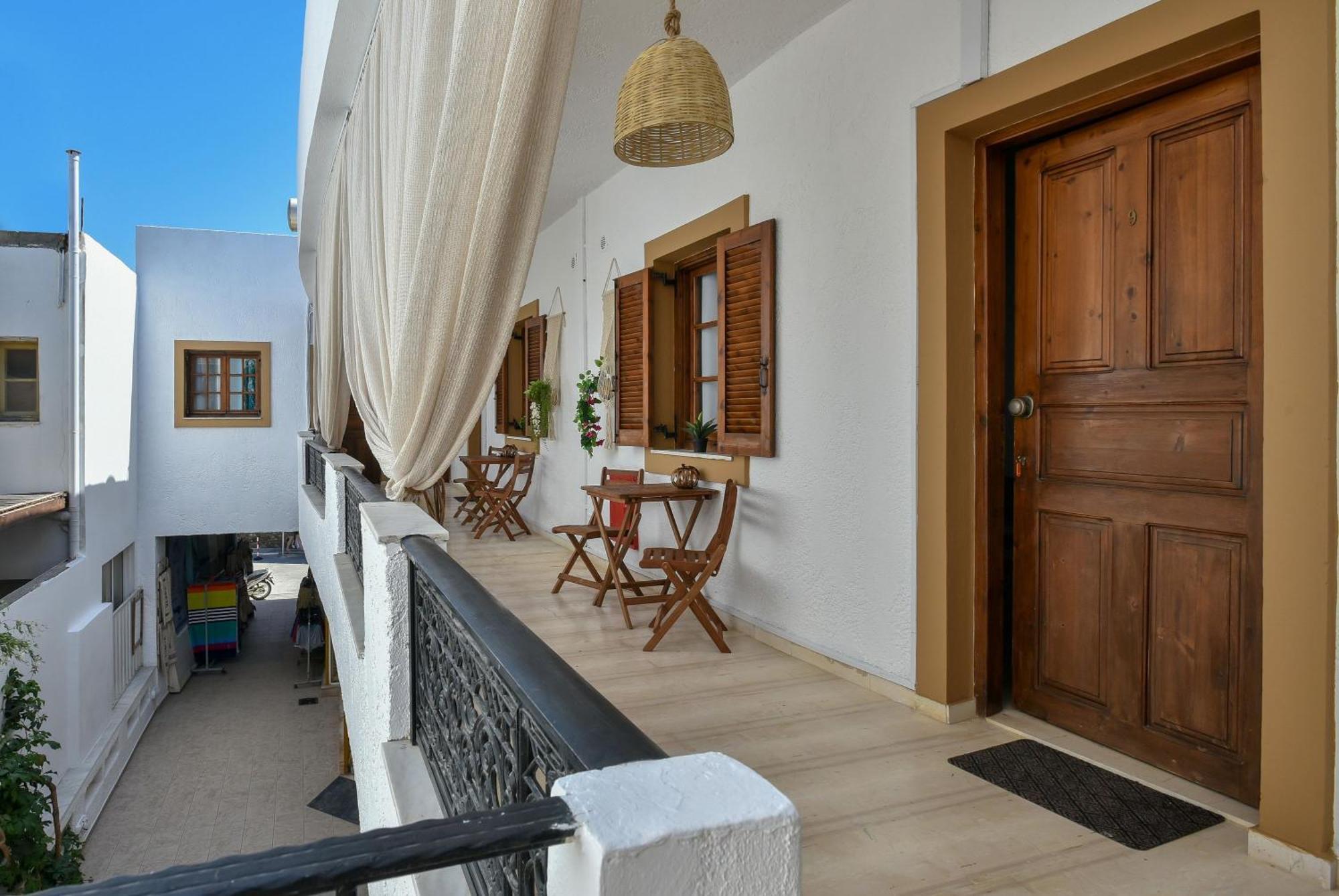 Eva & Apartment Agia Pelagia (Crete)