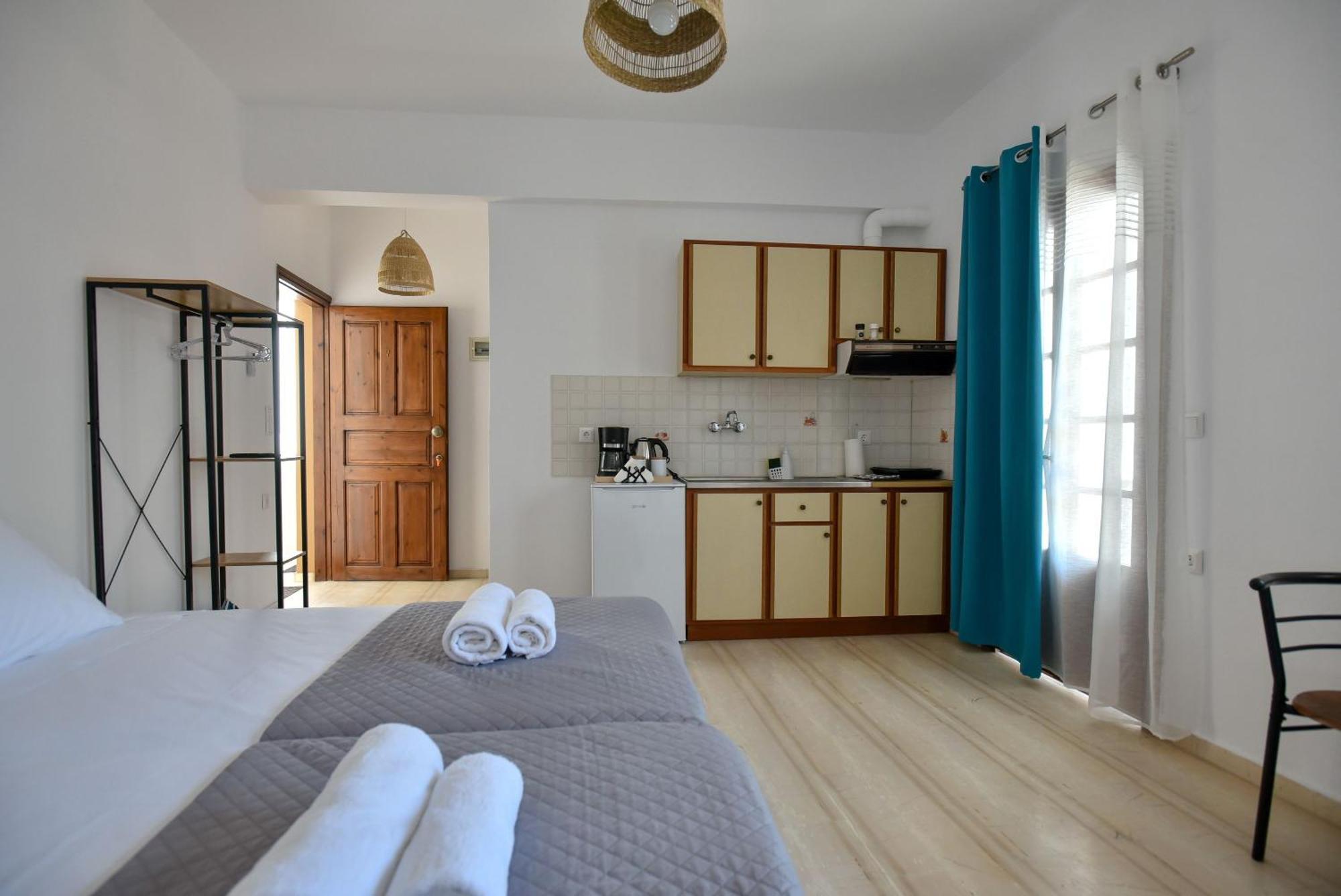 Eva & * Agia Pelagia (Crete)