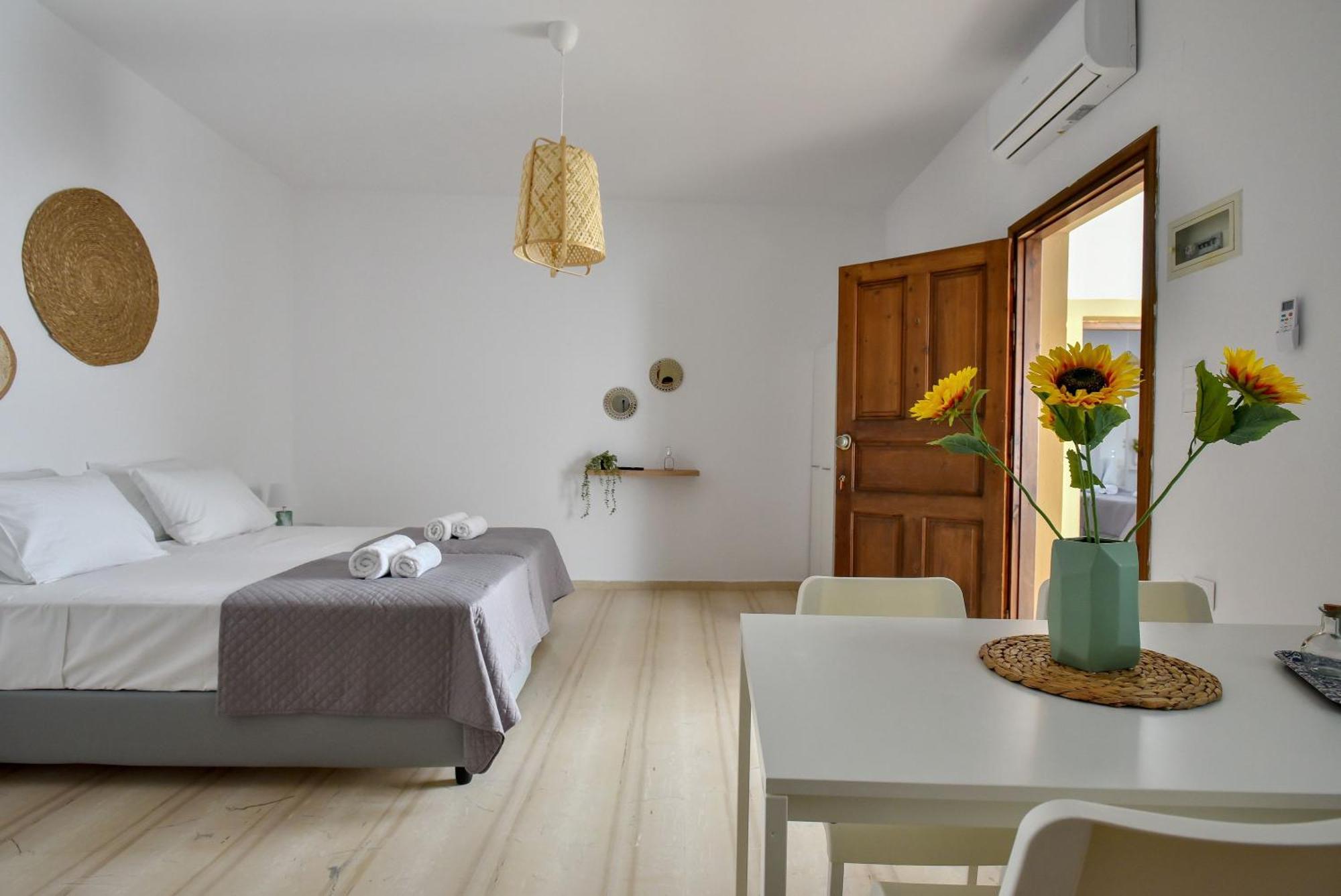 Eva & Apartment Agia Pelagia (Crete)
