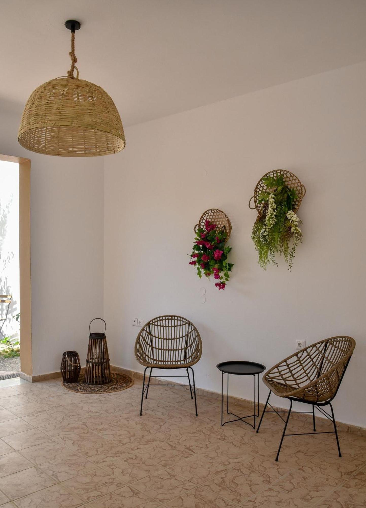 Eva & Apartment Agia Pelagia (Crete)