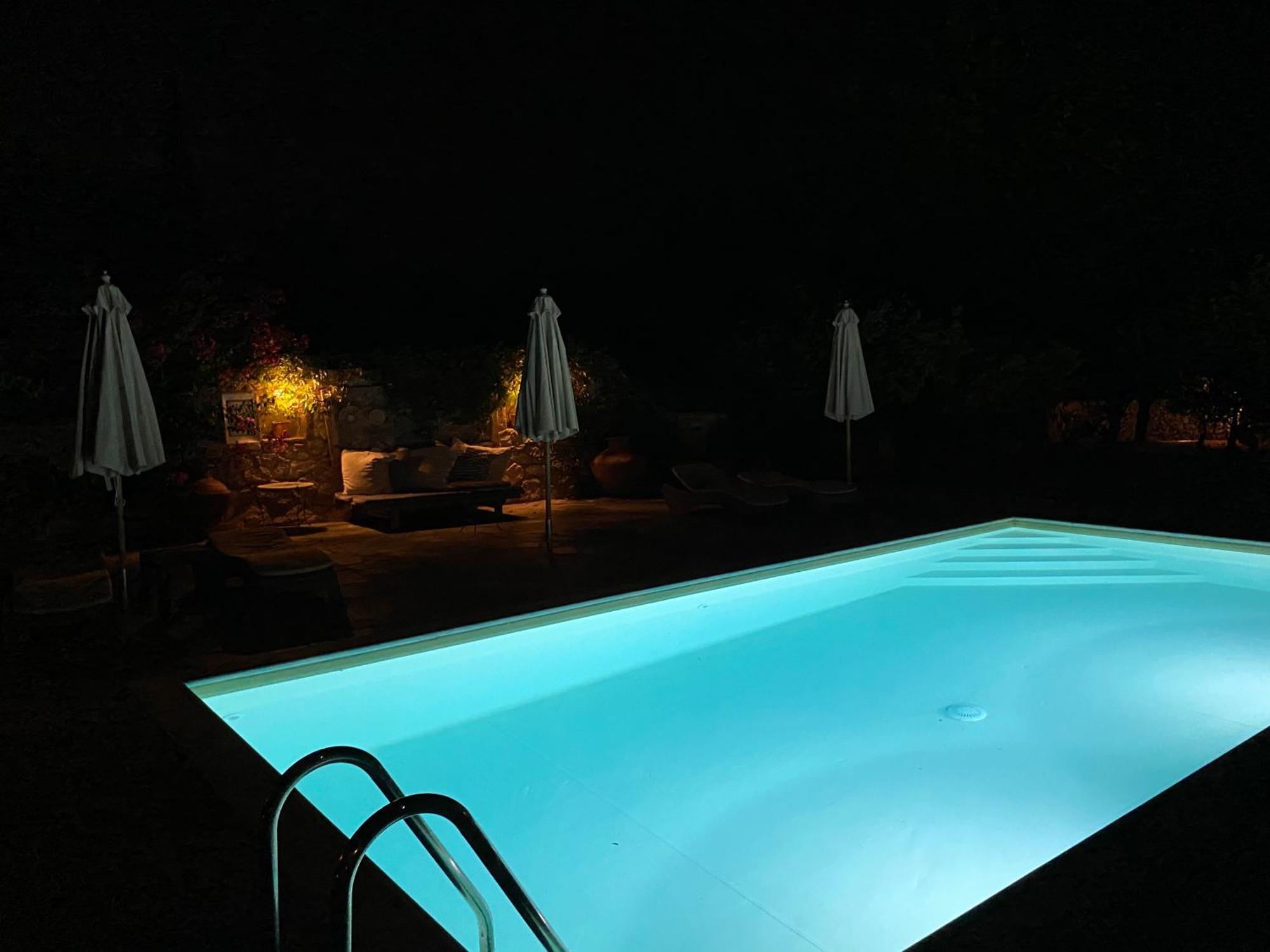 & Private Swimming Pool * Poros Town