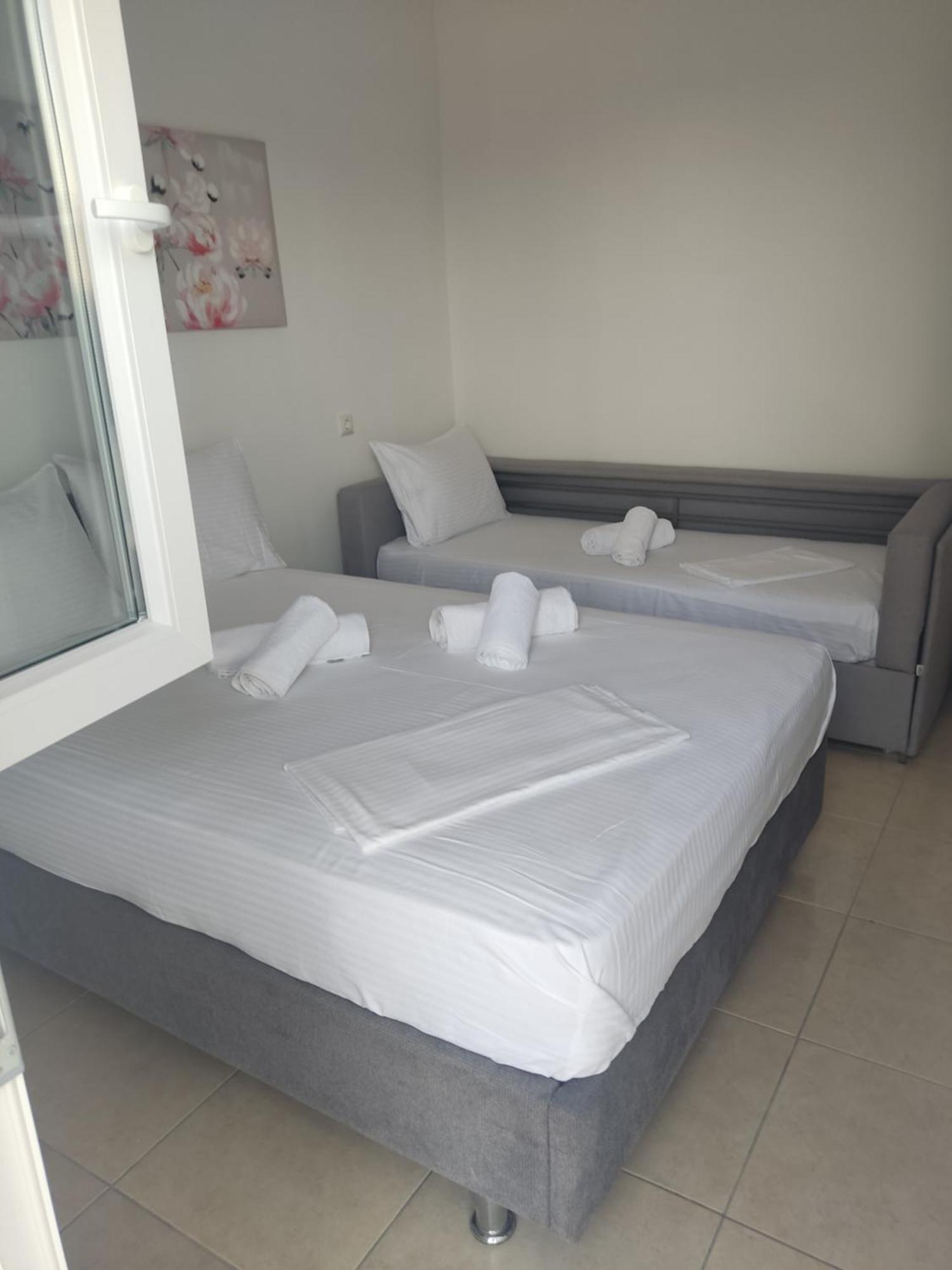 Akrotiri Guest house *