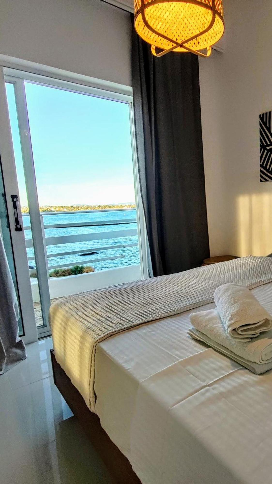 Apartment Sirene Beachfront Near Airport