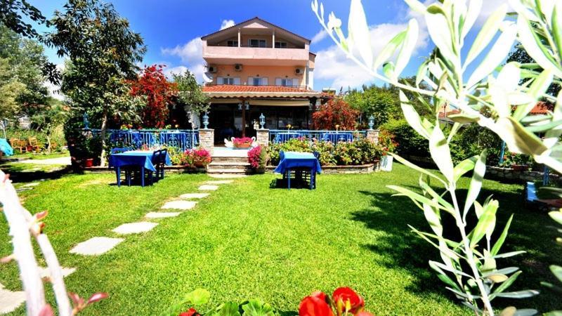 Aggelos Aparthotel *