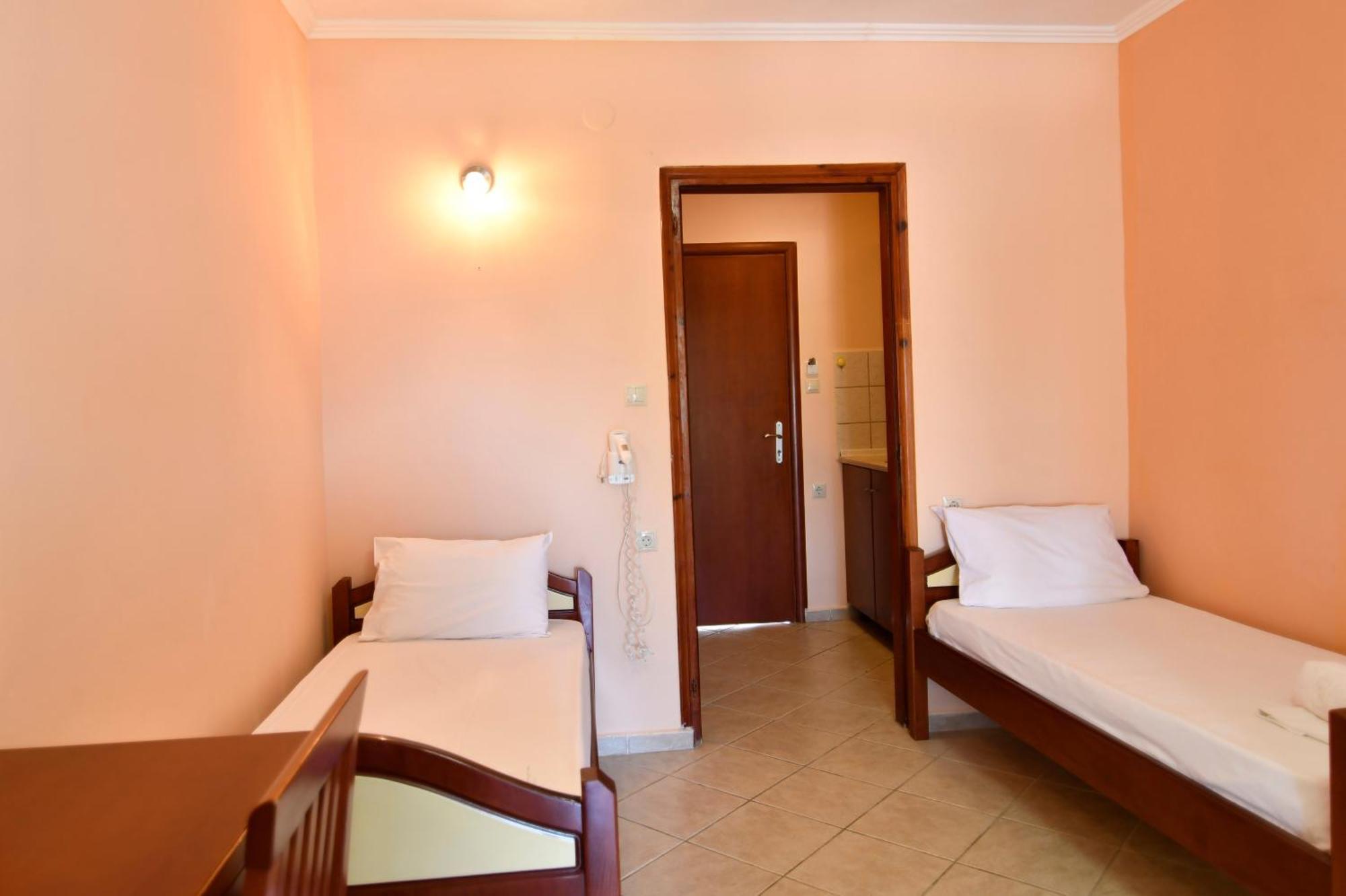 Aggelos Aparthotel *
