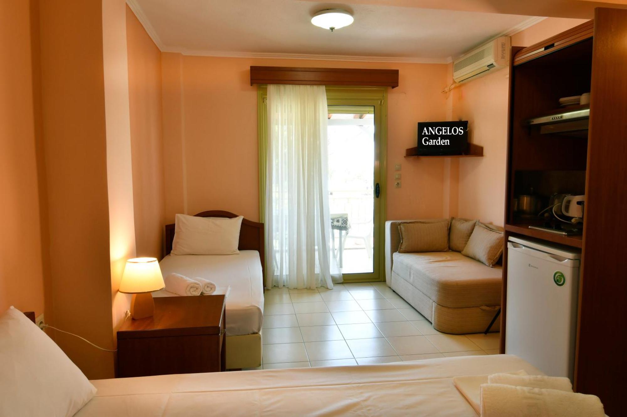 Aggelos Aparthotel *