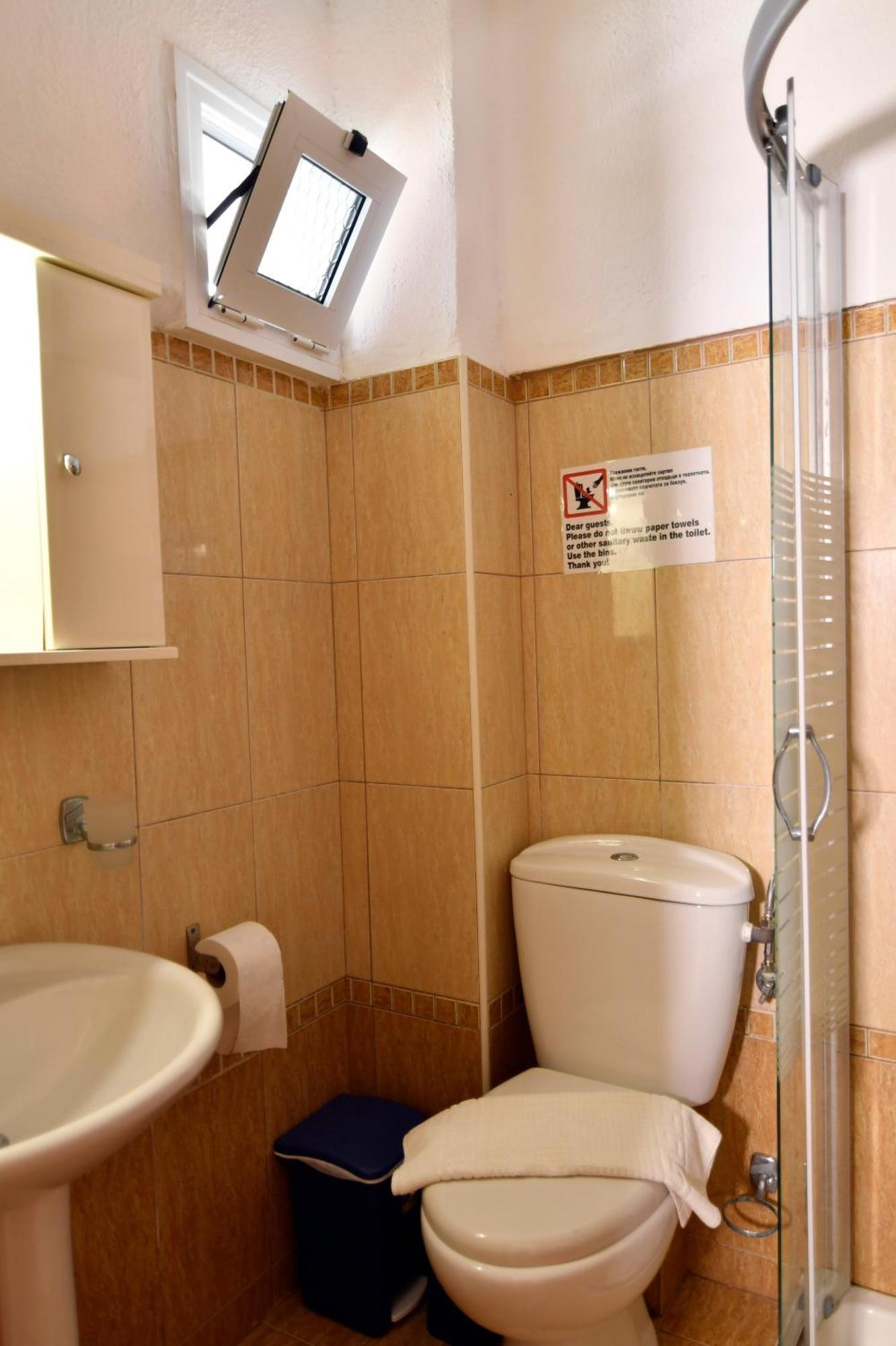 Aggelos Aparthotel *
