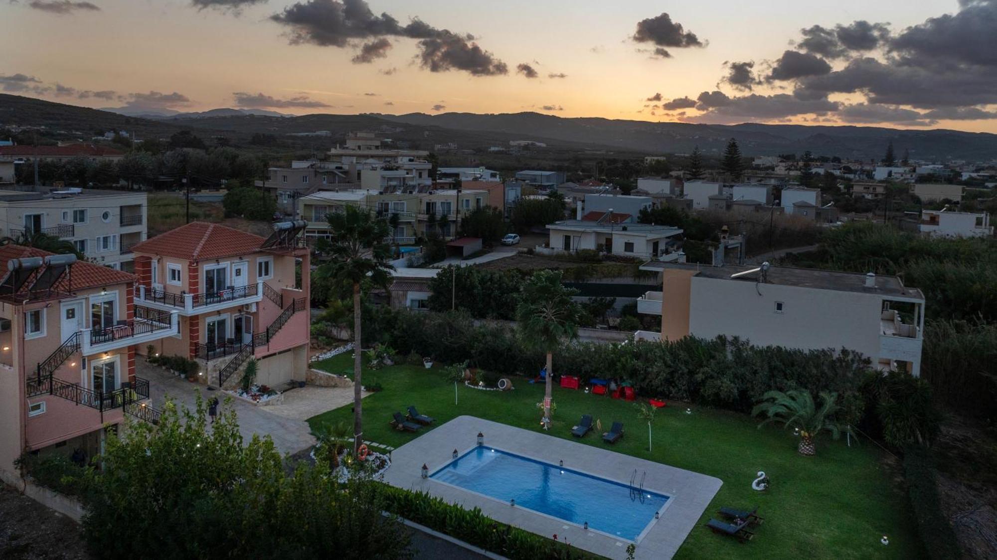 Apartment Socrate's Apartment's With Share Pool
