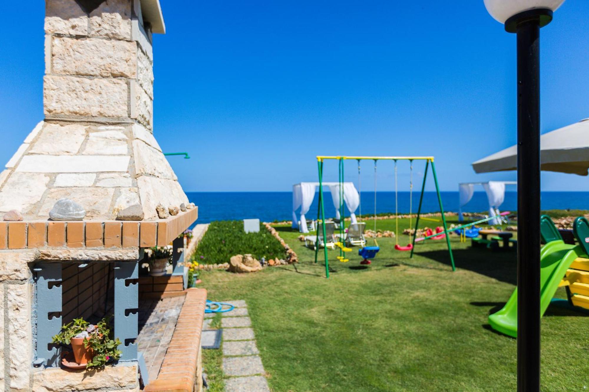 Apartment Lovely Seaside Apartments, Walking Distance To The & Amenities!