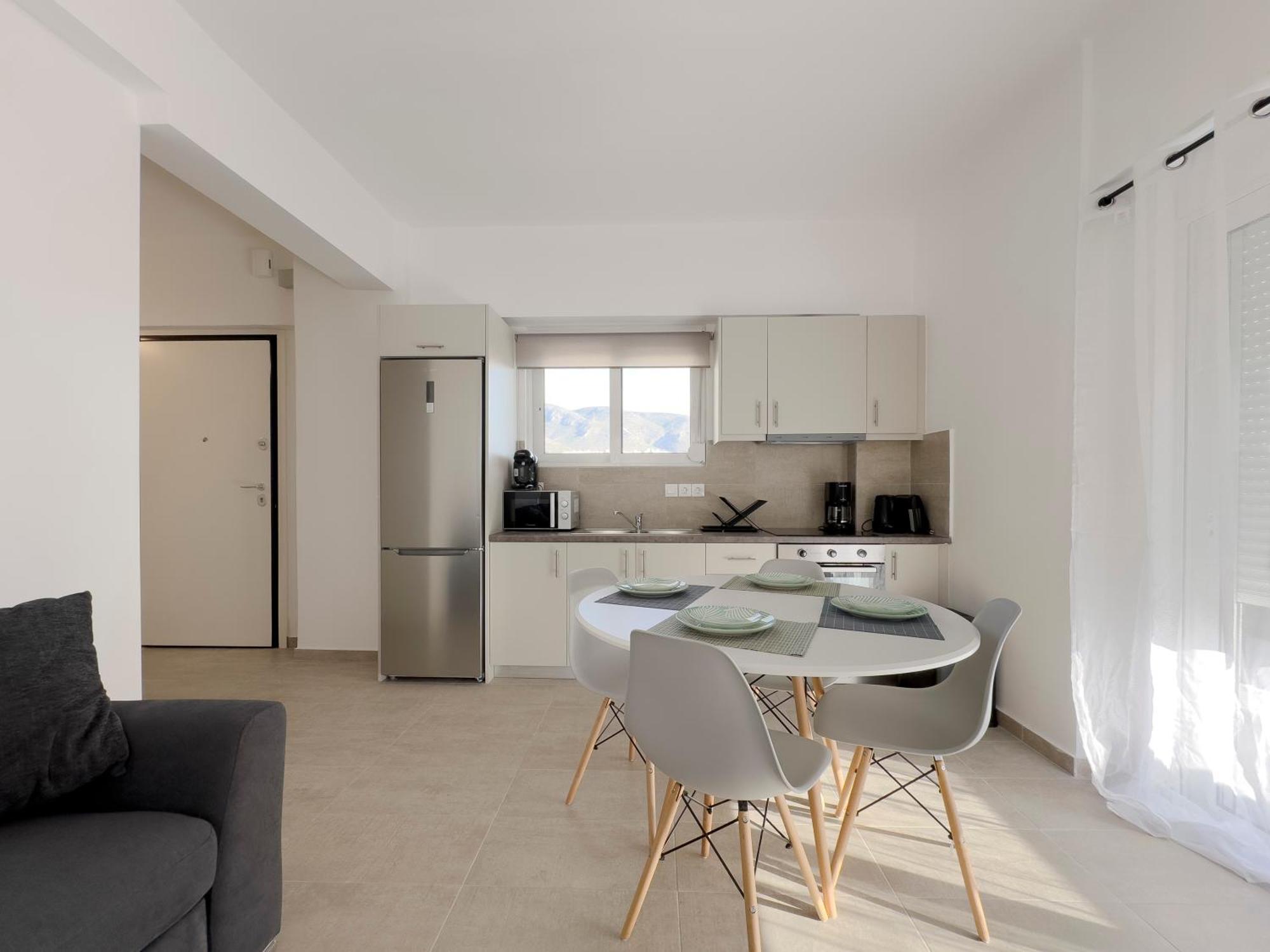 Tompazi Modern With Amazing View In Alimos Apartment