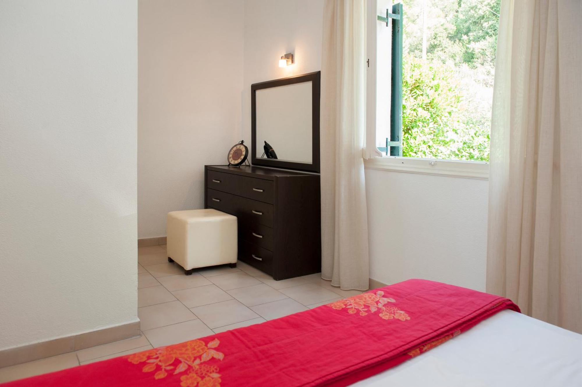 Sea View Apartment *