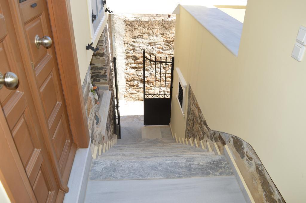 Antouanetta Apartment Ermoupoli