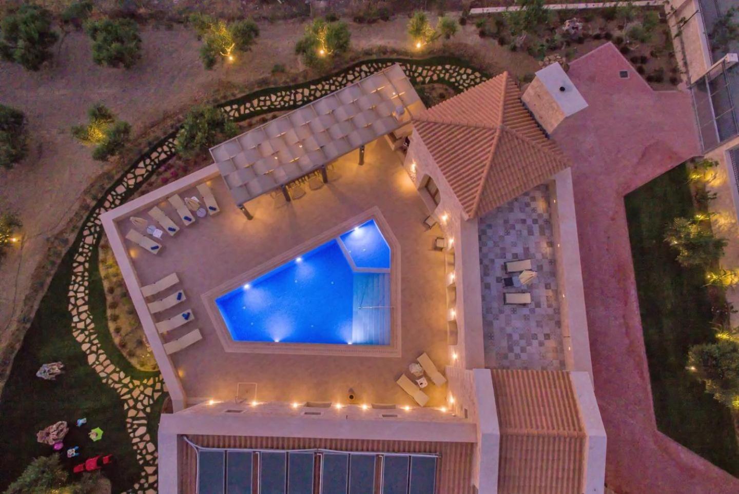 A Stonebuilt Fortress With Breathtaking Seaviews! Asterion