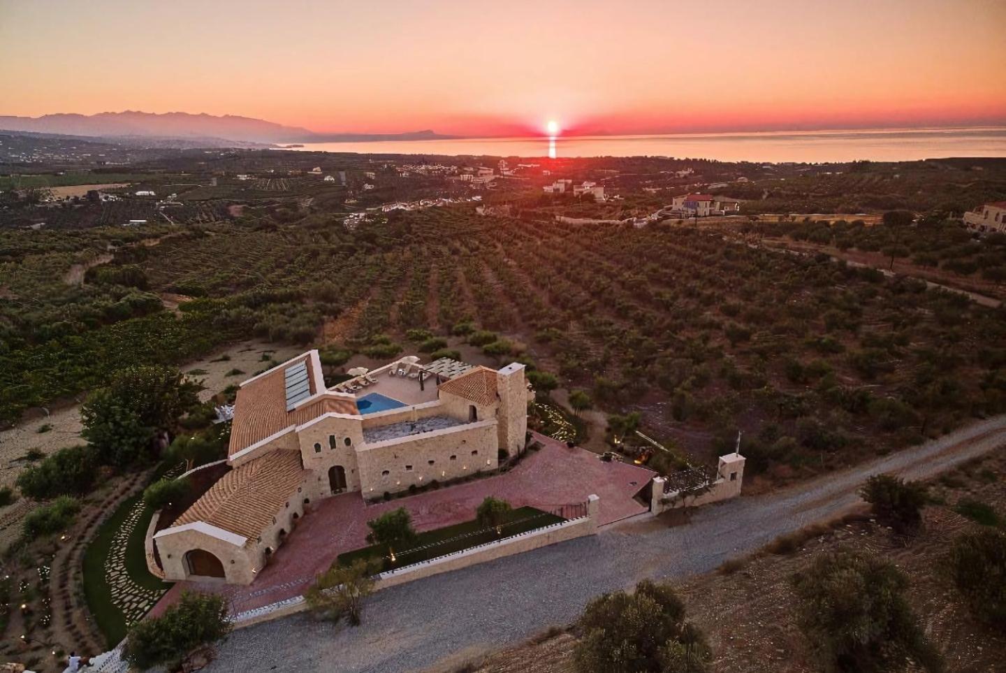 A Stonebuilt Fortress With Breathtaking Seaviews! * Asterion