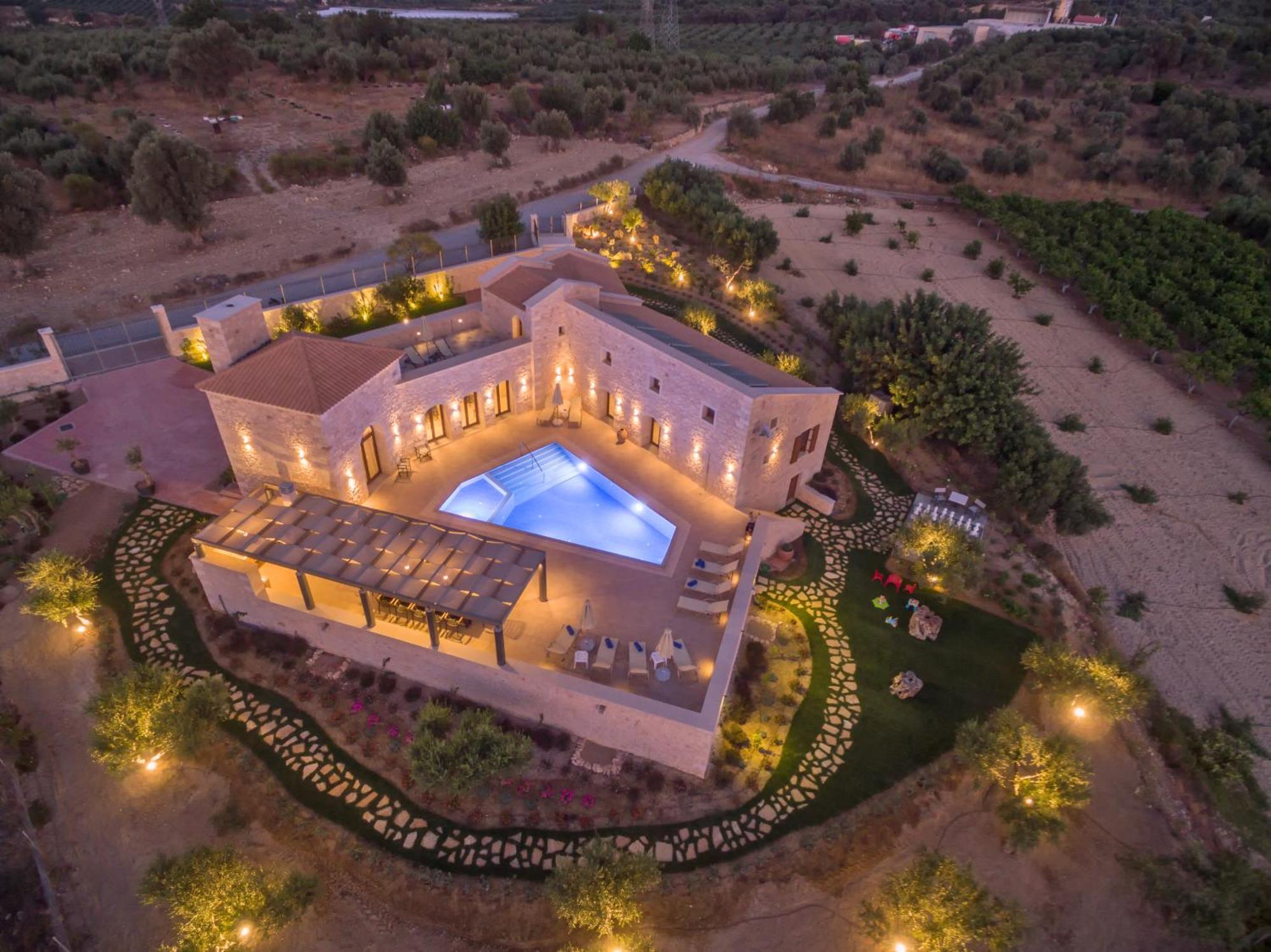 A Stonebuilt Fortress With Breathtaking Seaviews! Villa