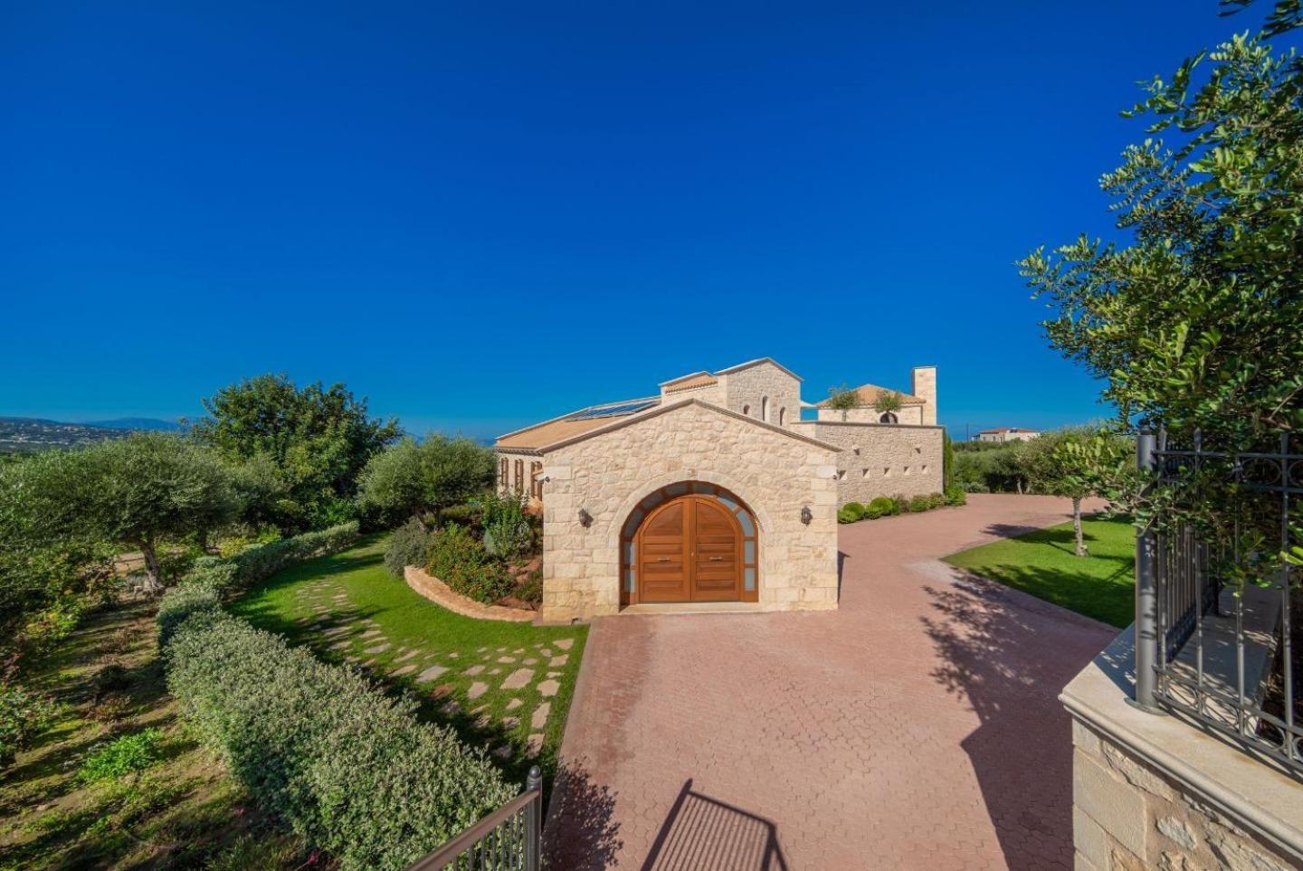 Villa A Stonebuilt Fortress With Breathtaking Seaviews! *