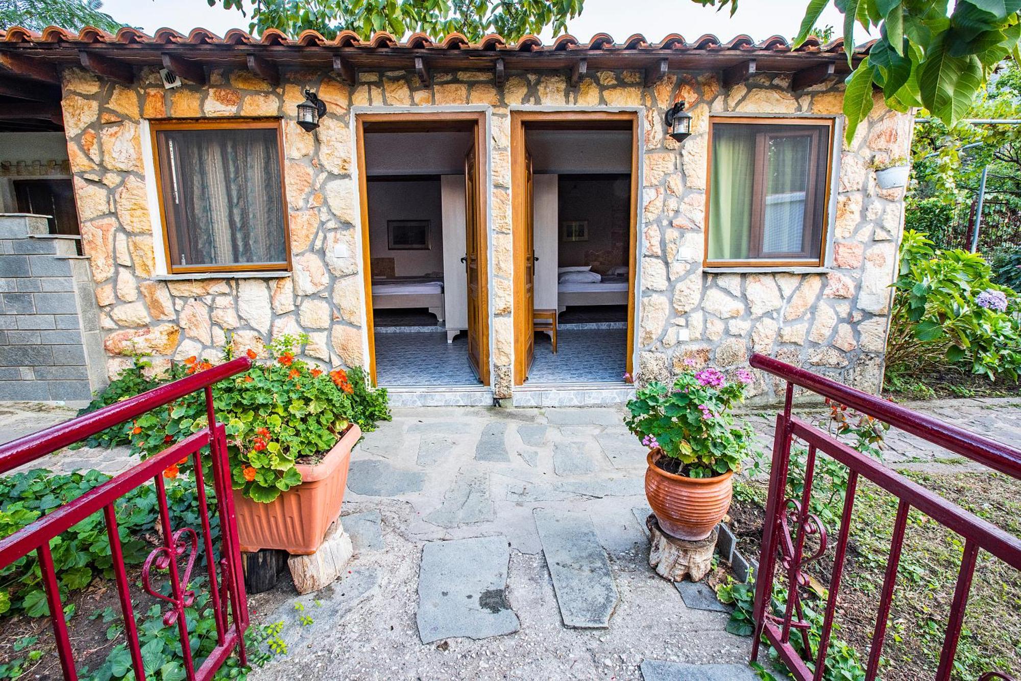 Hotel Alekas *