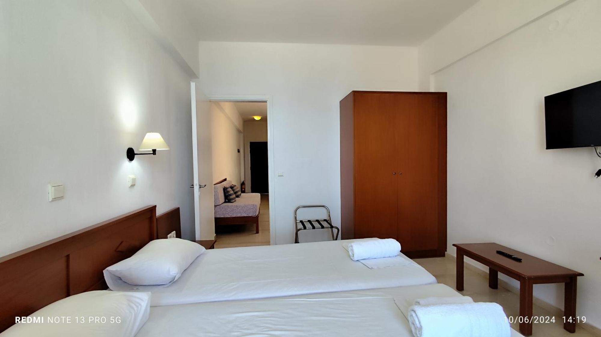 Aparthotel Niros Beachfront *