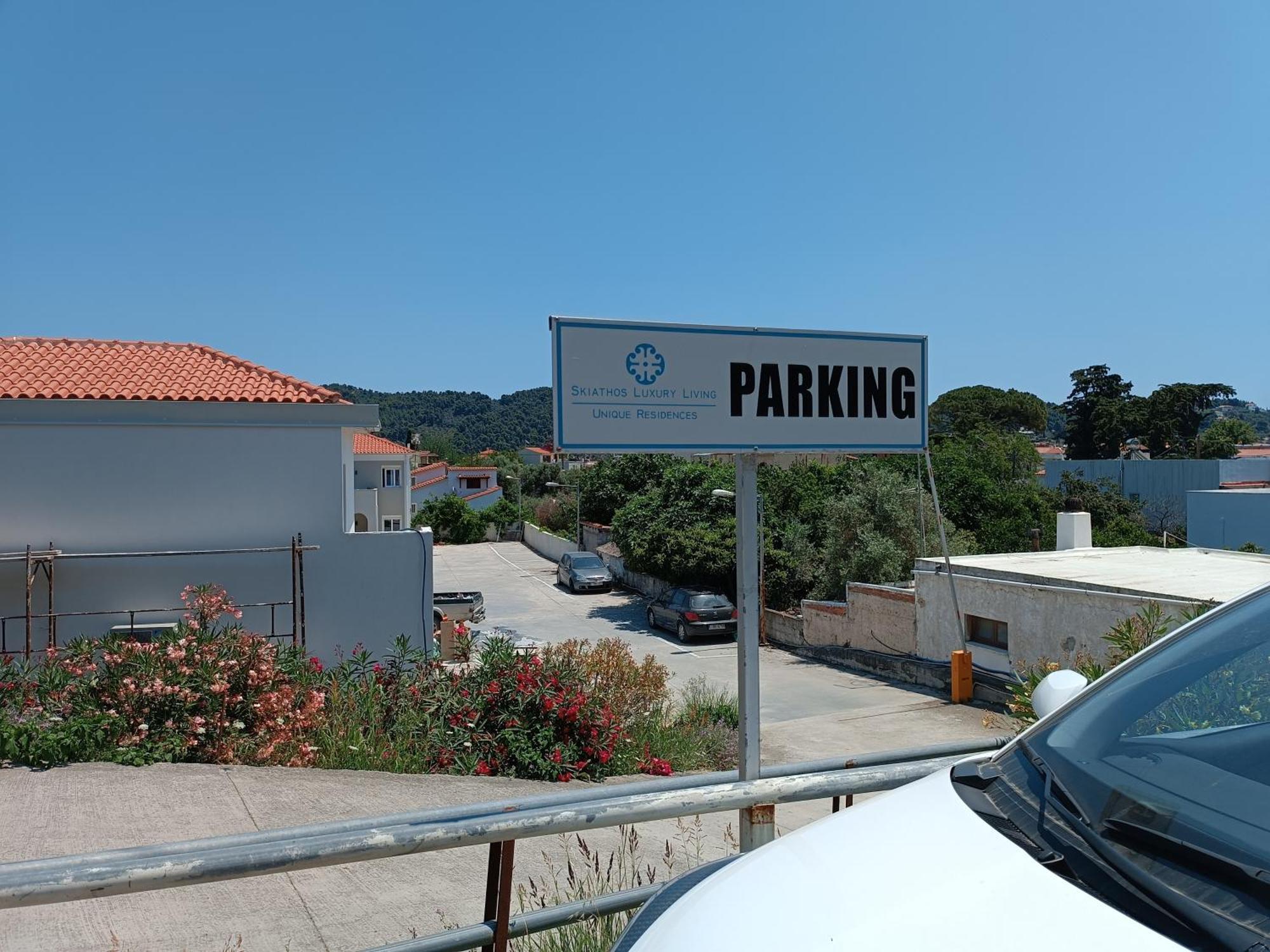 Apartment Maya Apartments, Modern And Convenient With Private Parking