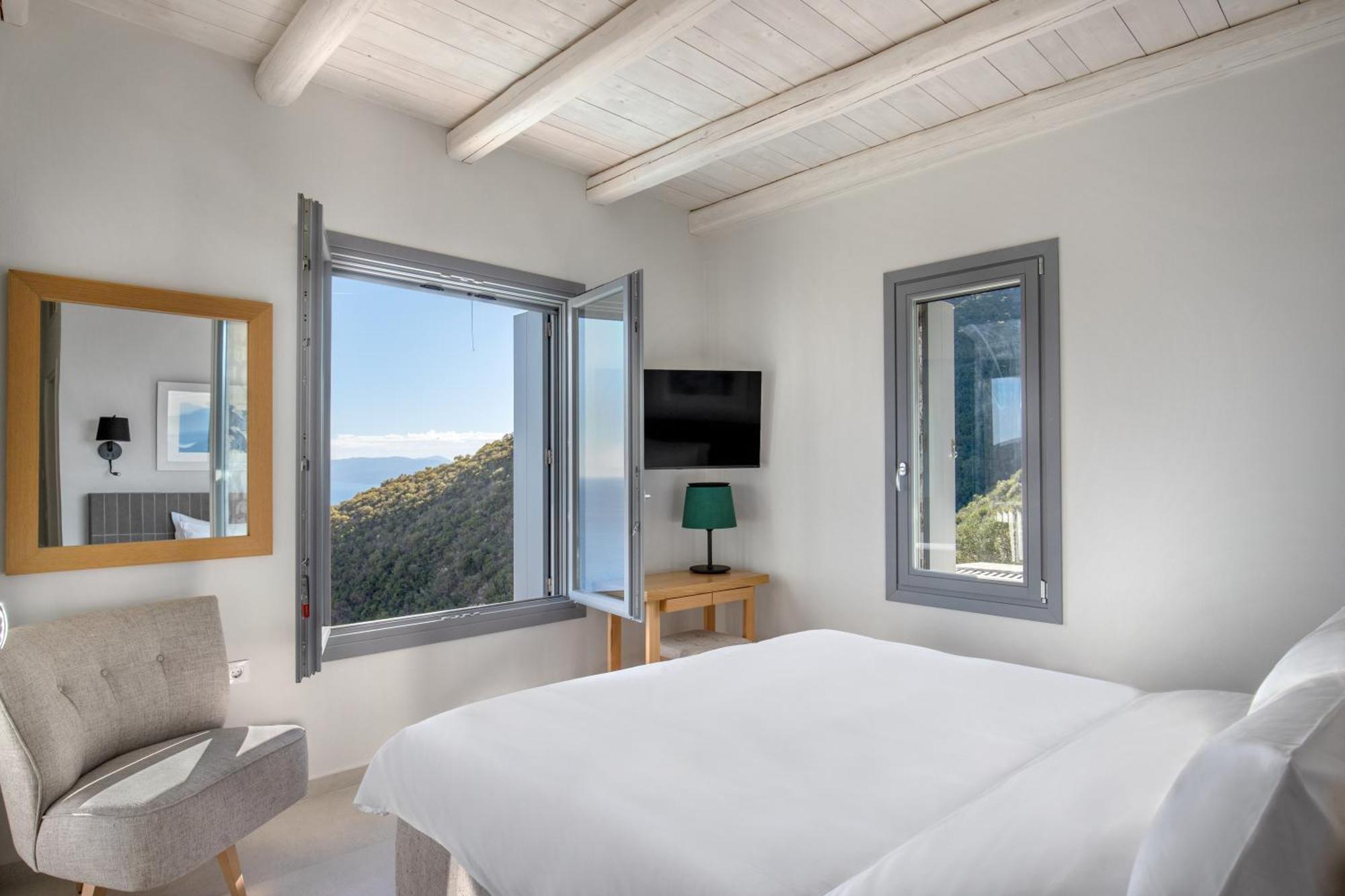 Urania Luxury Rhea Villa Pondi