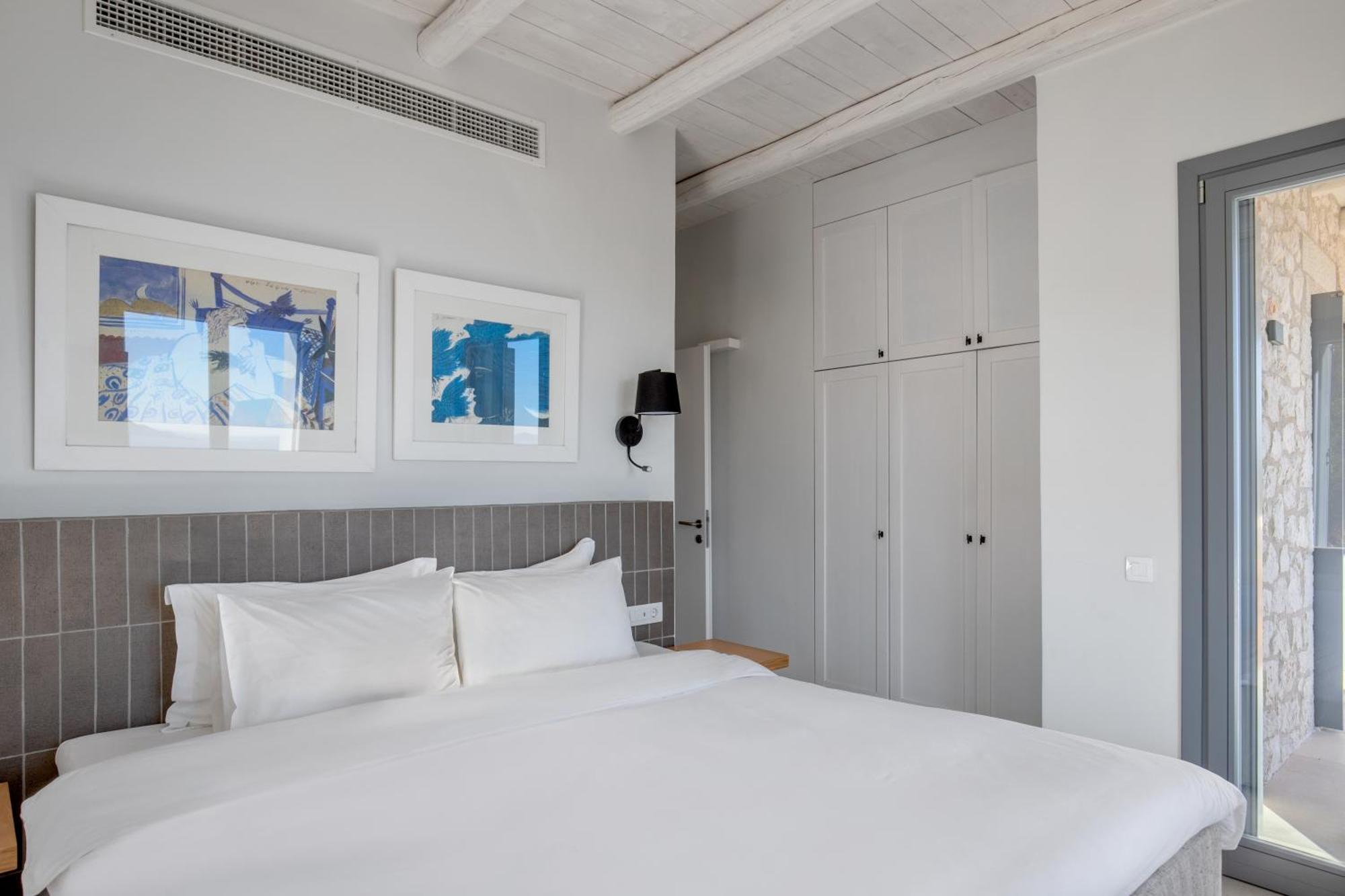 Urania Luxury Rhea Villa