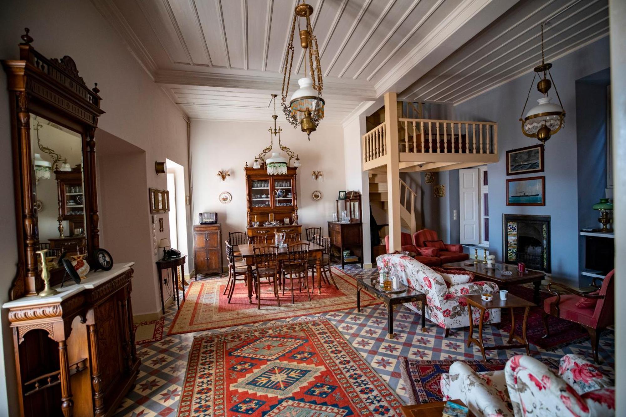 L G K Mansion Est.1920 Villa *