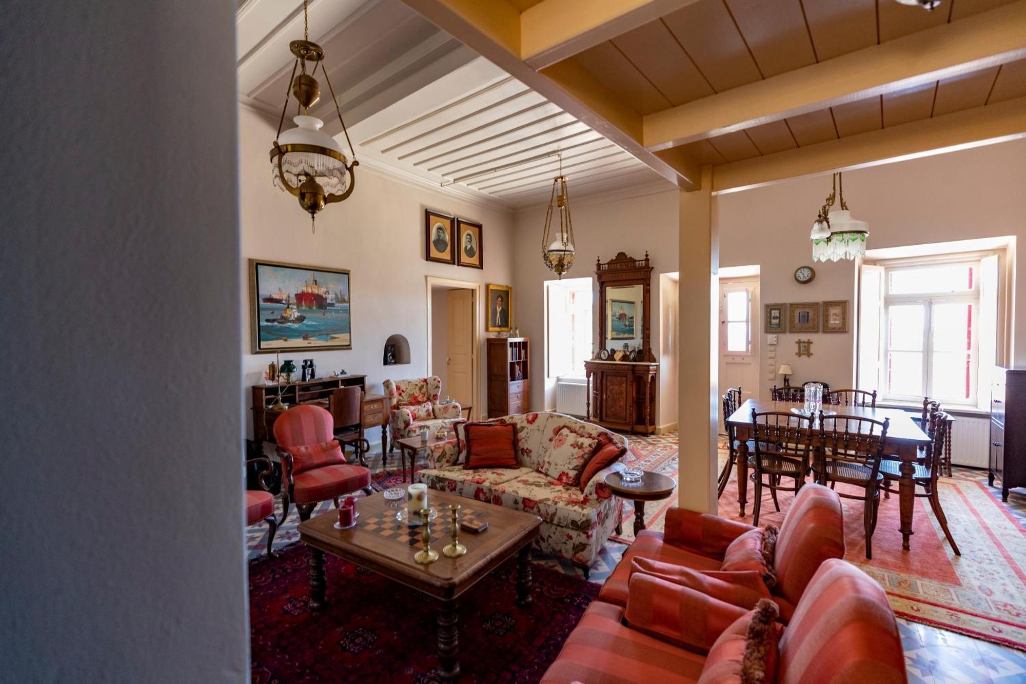 L G K Mansion Est.1920