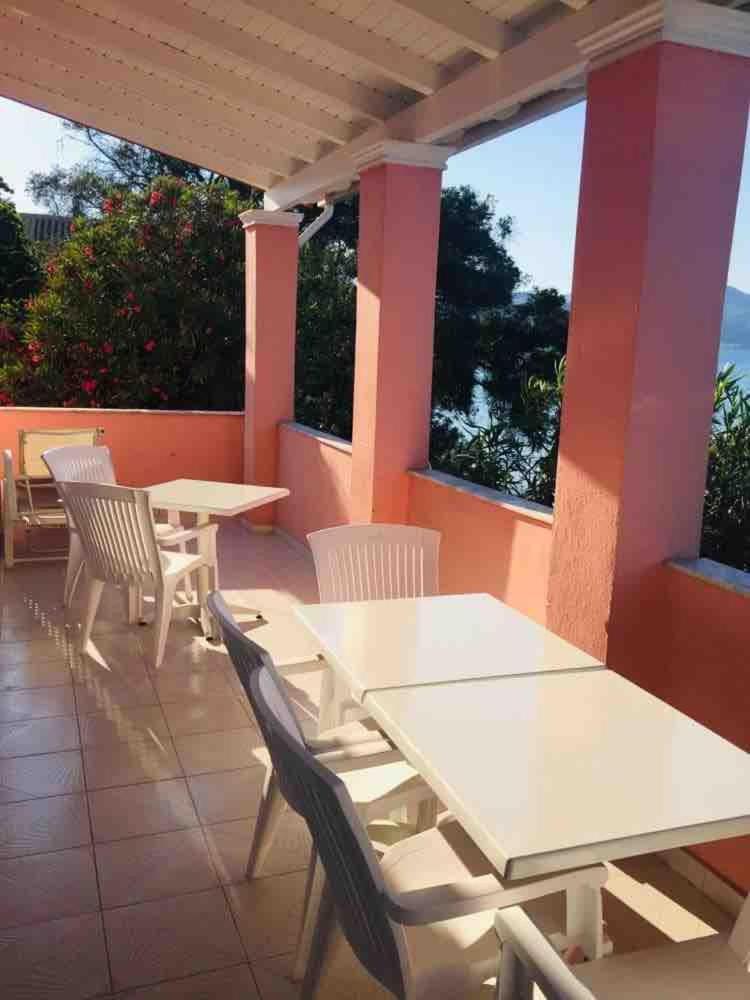 Diana Beachfront Vacation Holiday home