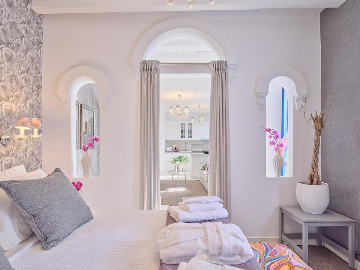 Luxurious Vasiliki