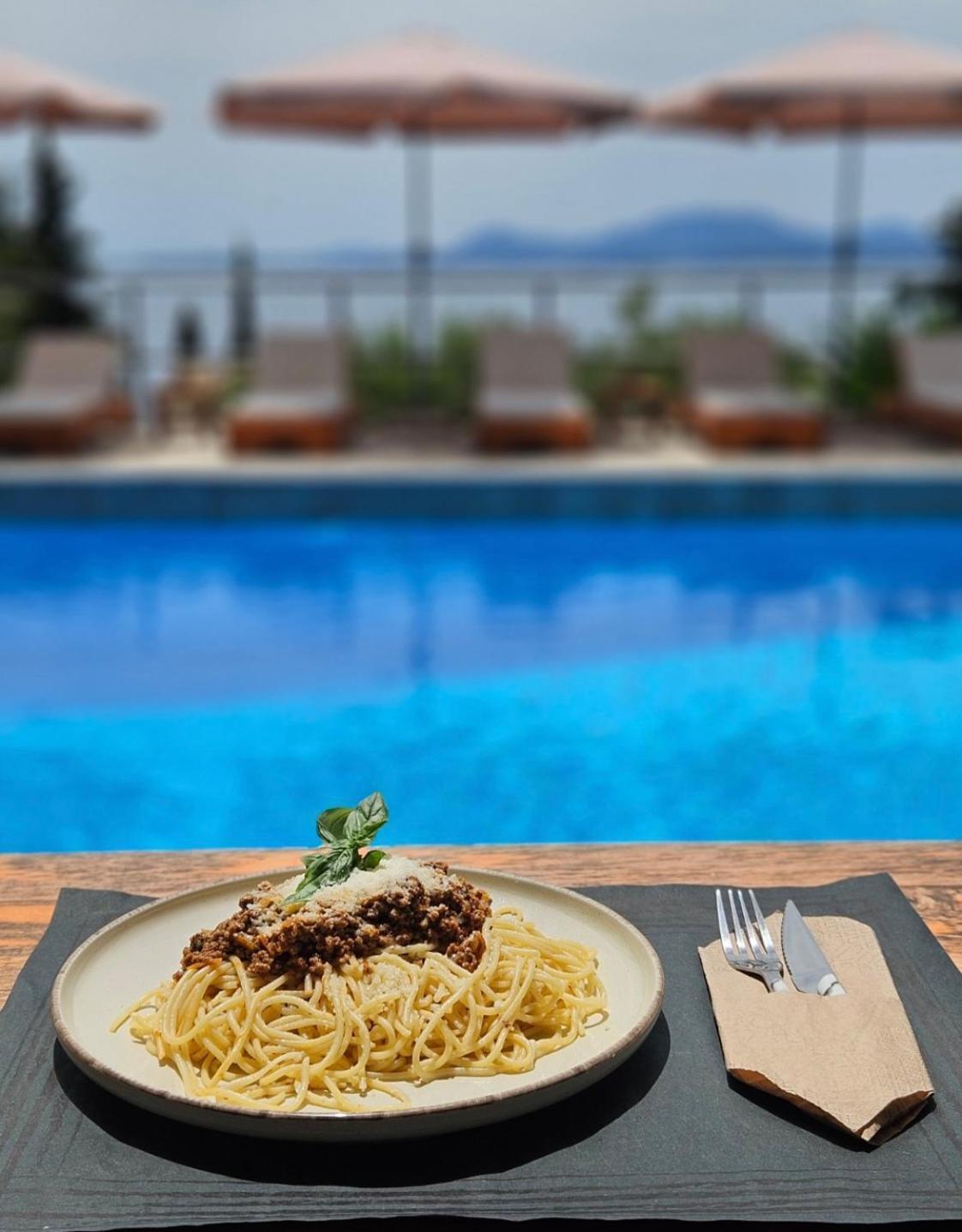 - Sea View Hotel