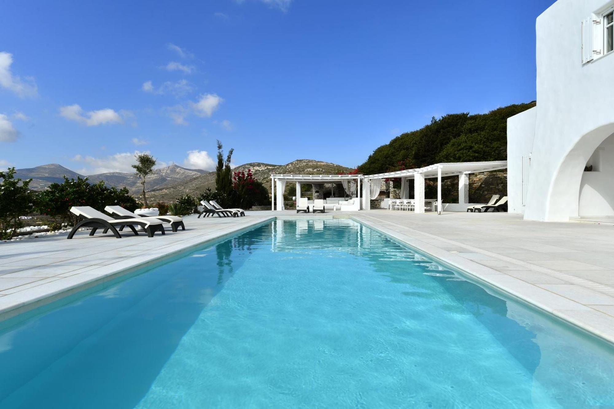 Full Moon Villa *