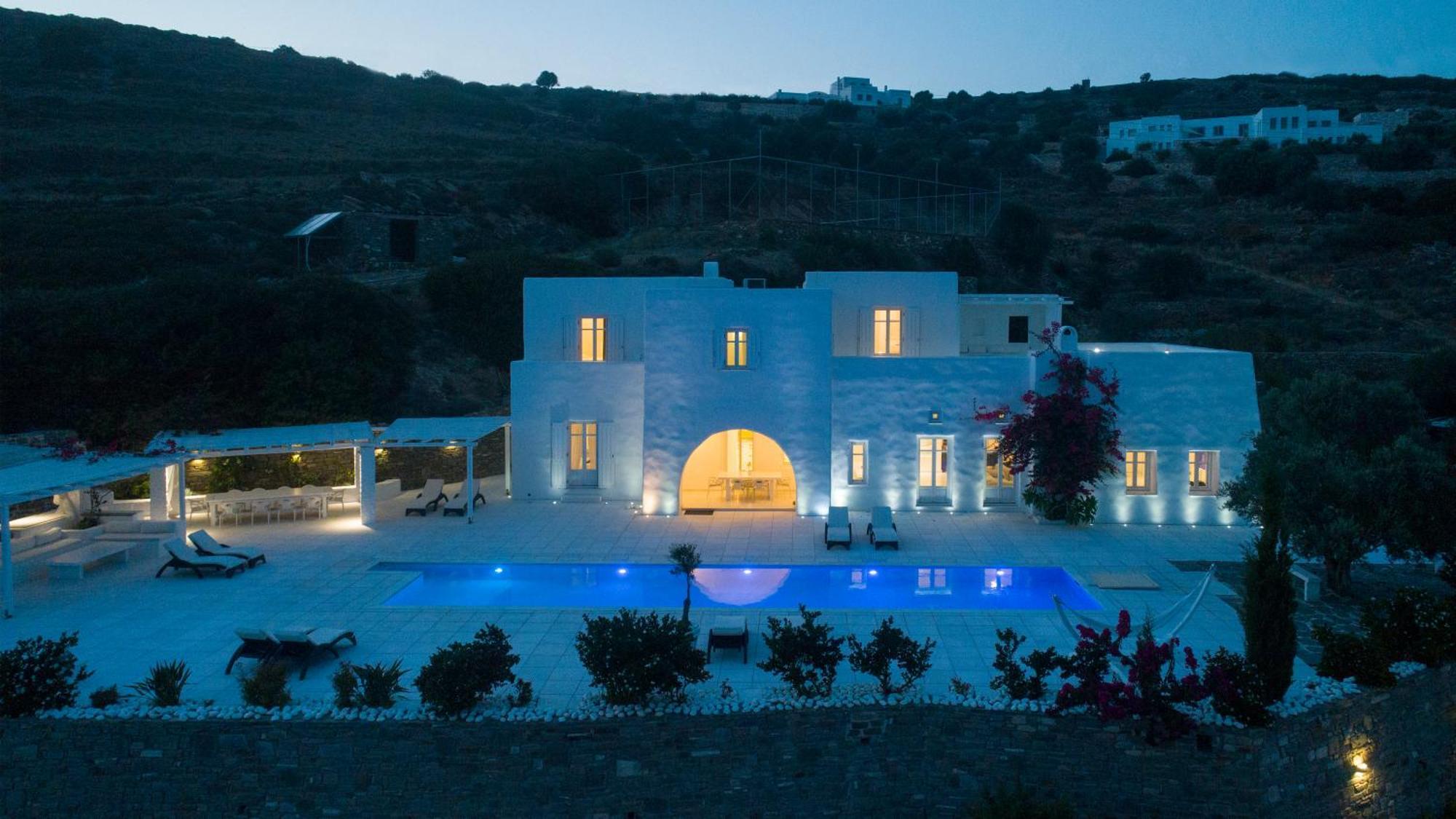 Full Moon Villa