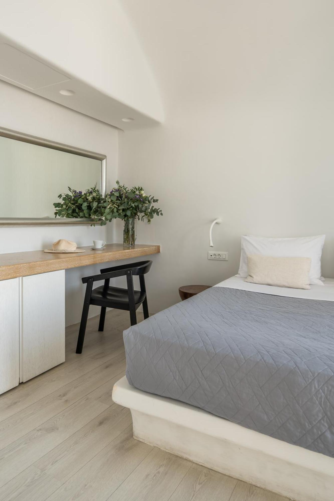 Hotel Porto Fira (Santorini)