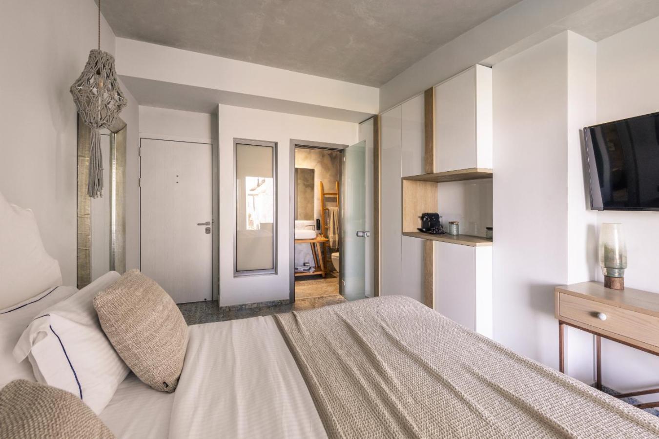 Blue Carpet Luxury Aparthotel Pefkochori
