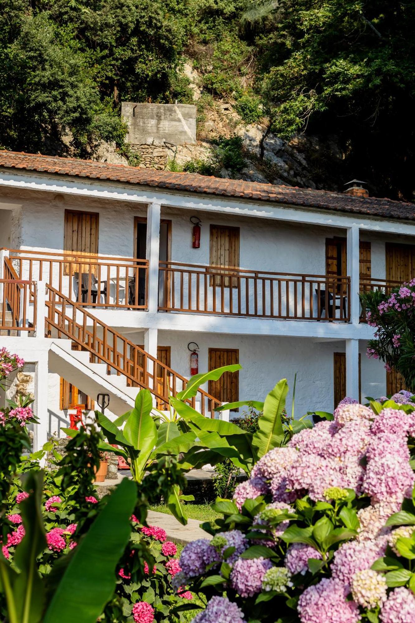 Hotel Kokkino Nero 2*